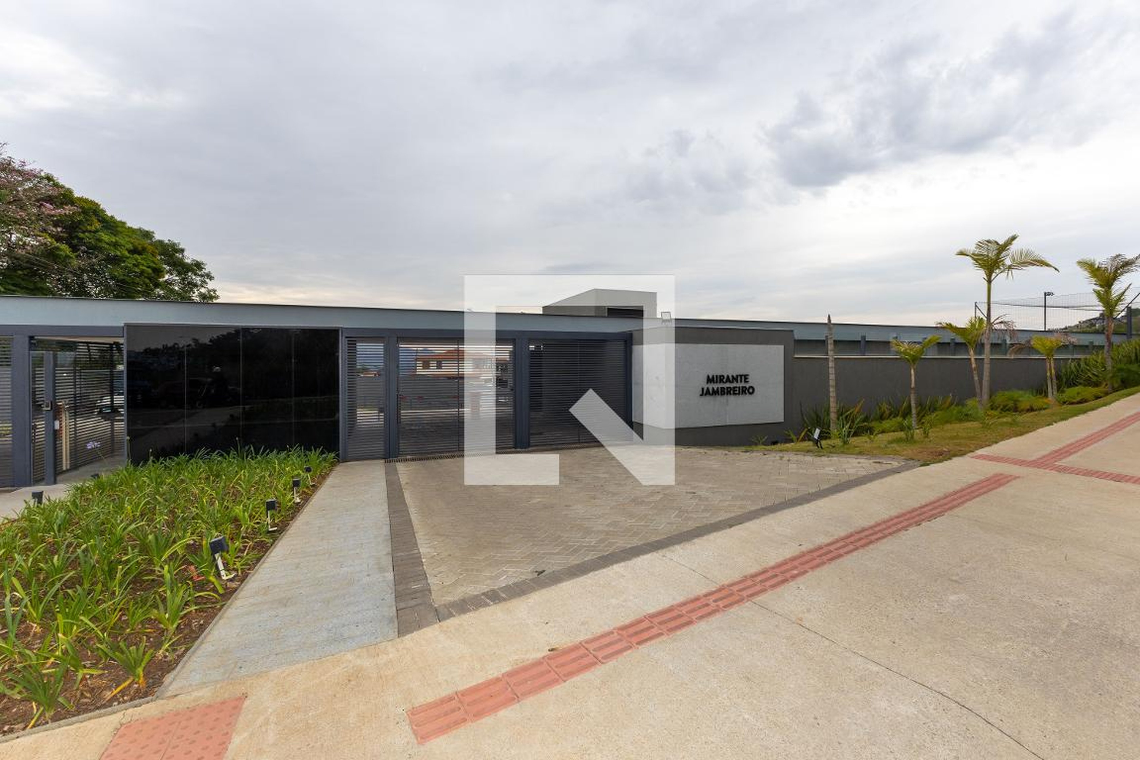 Fachada do Condomínio Condomínio em Rua Ludovíco Barbosa, 385