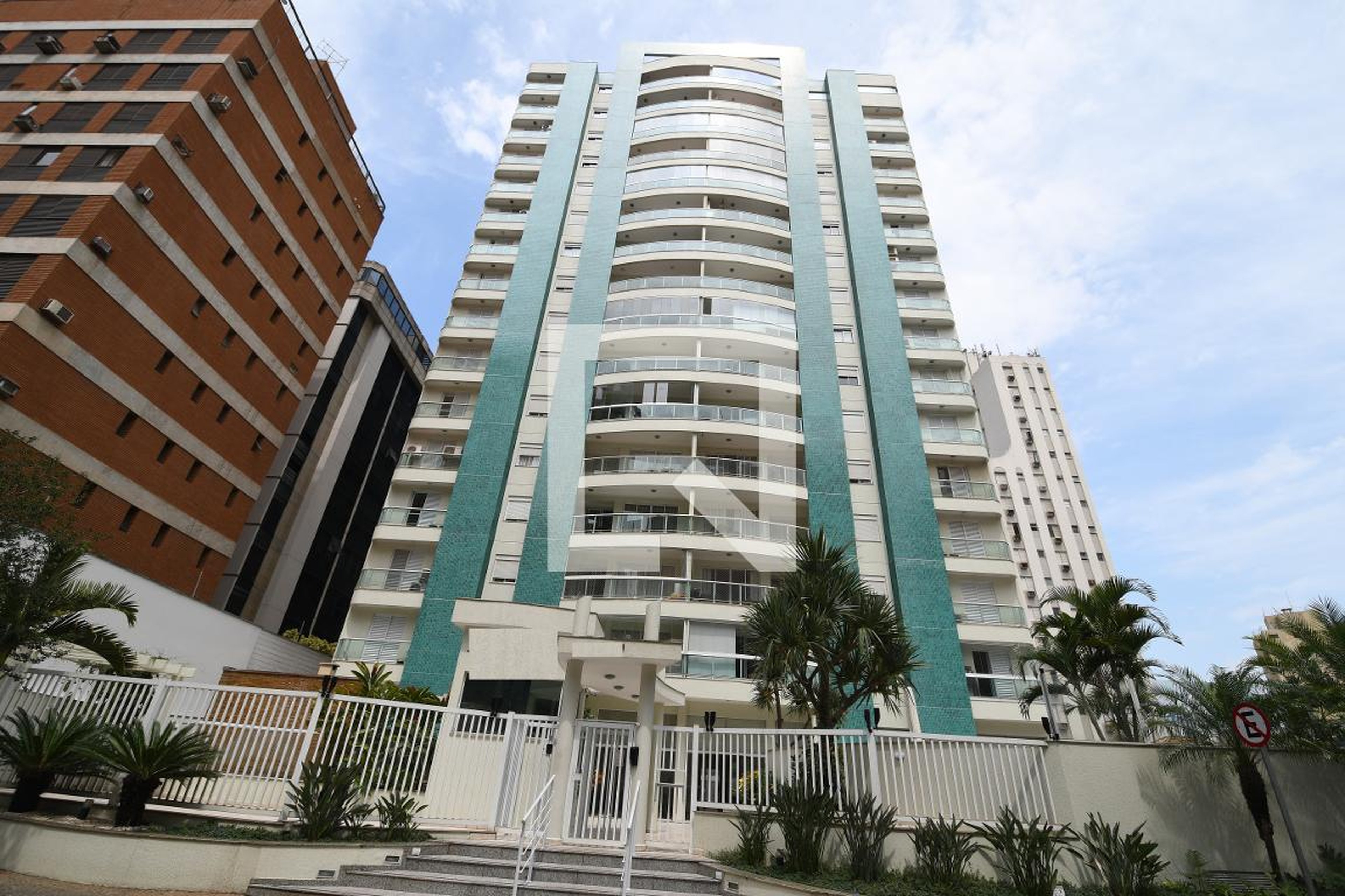 Fachada do Prédio Condomínio em Rua MMDC, 50