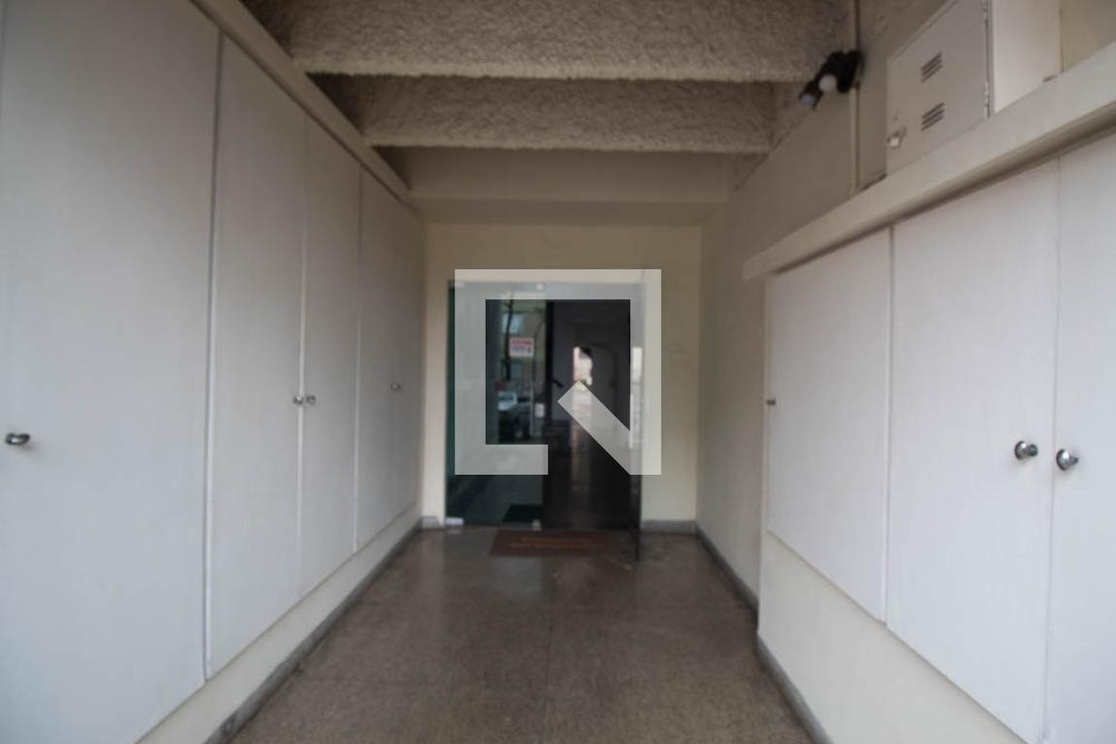 Hall - Maria Miranda