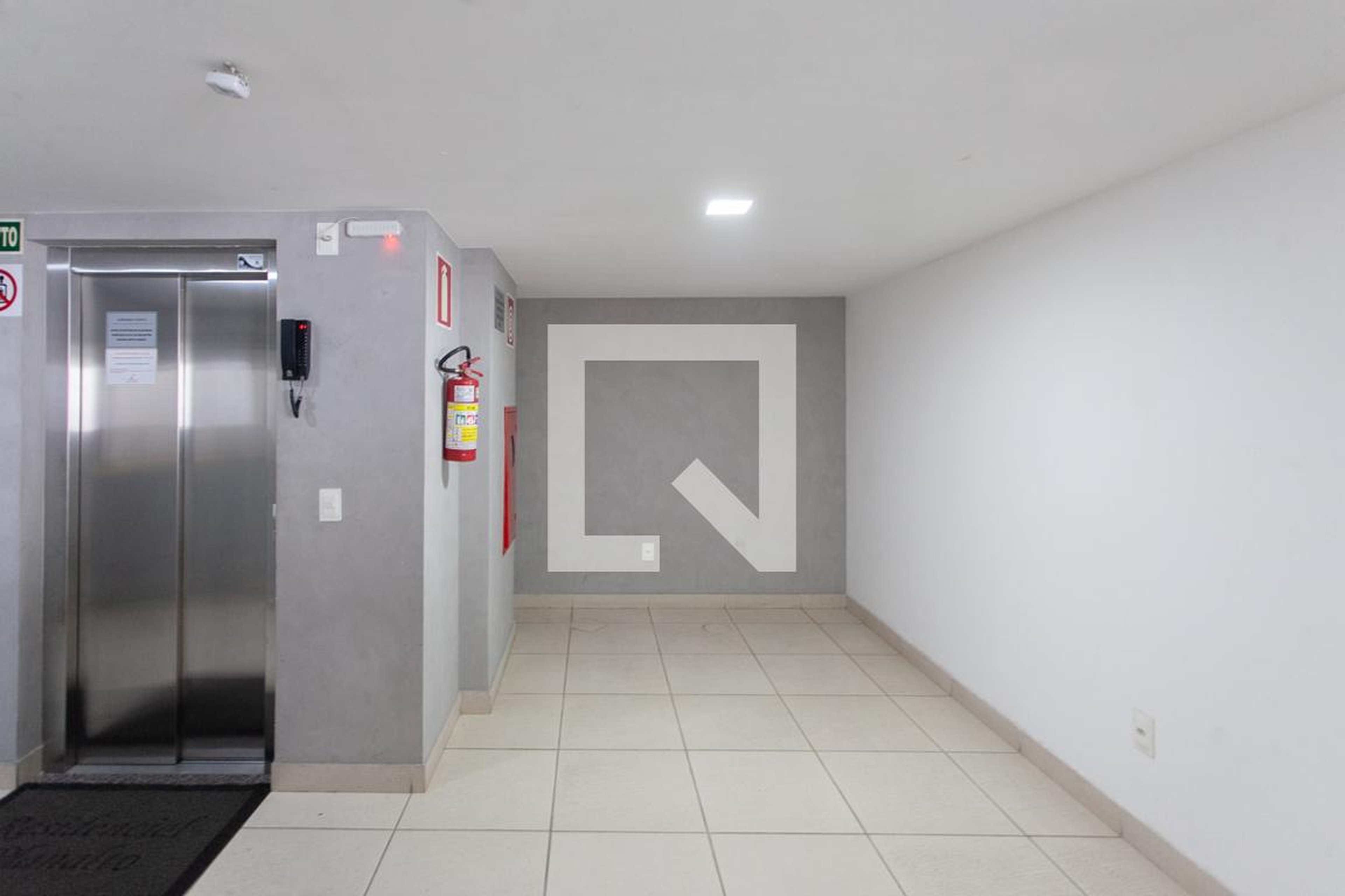 Hall de entrada - Edifício Residencial Planalto