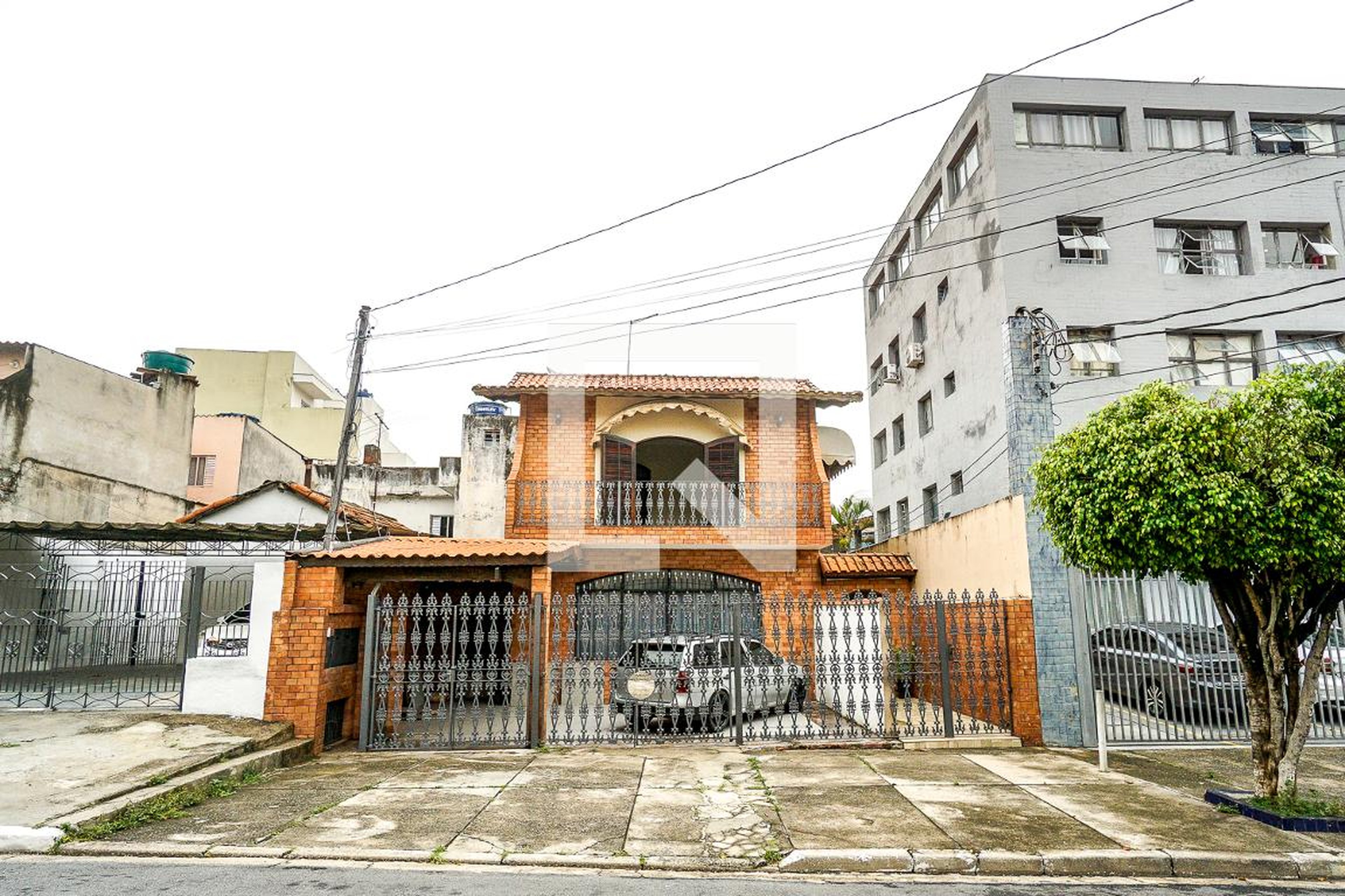 Fachada Condomínio em Rua Lucinda Gomes Barreto, 198