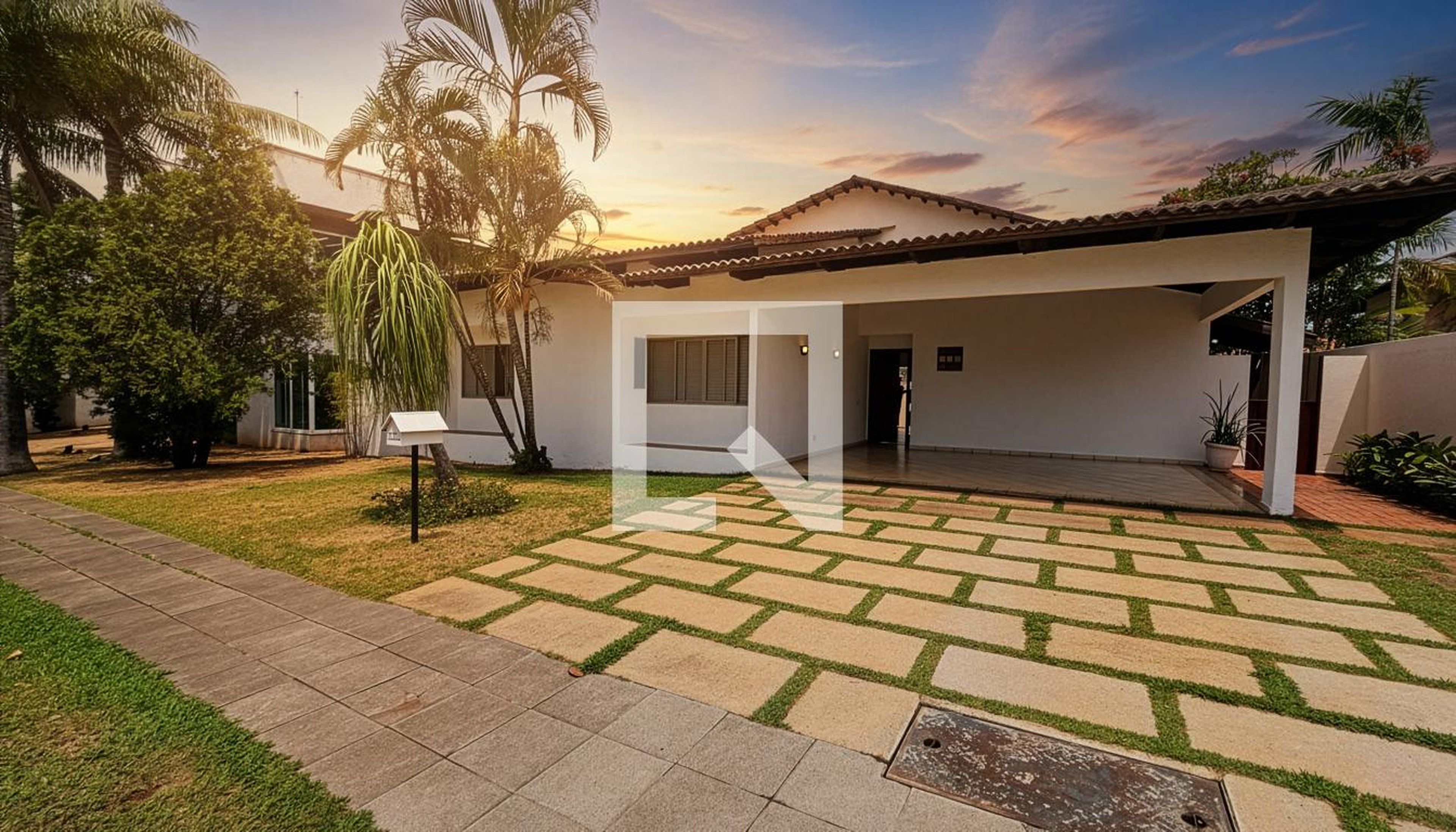 Fachada Condomínio em Rua GV 21, 32