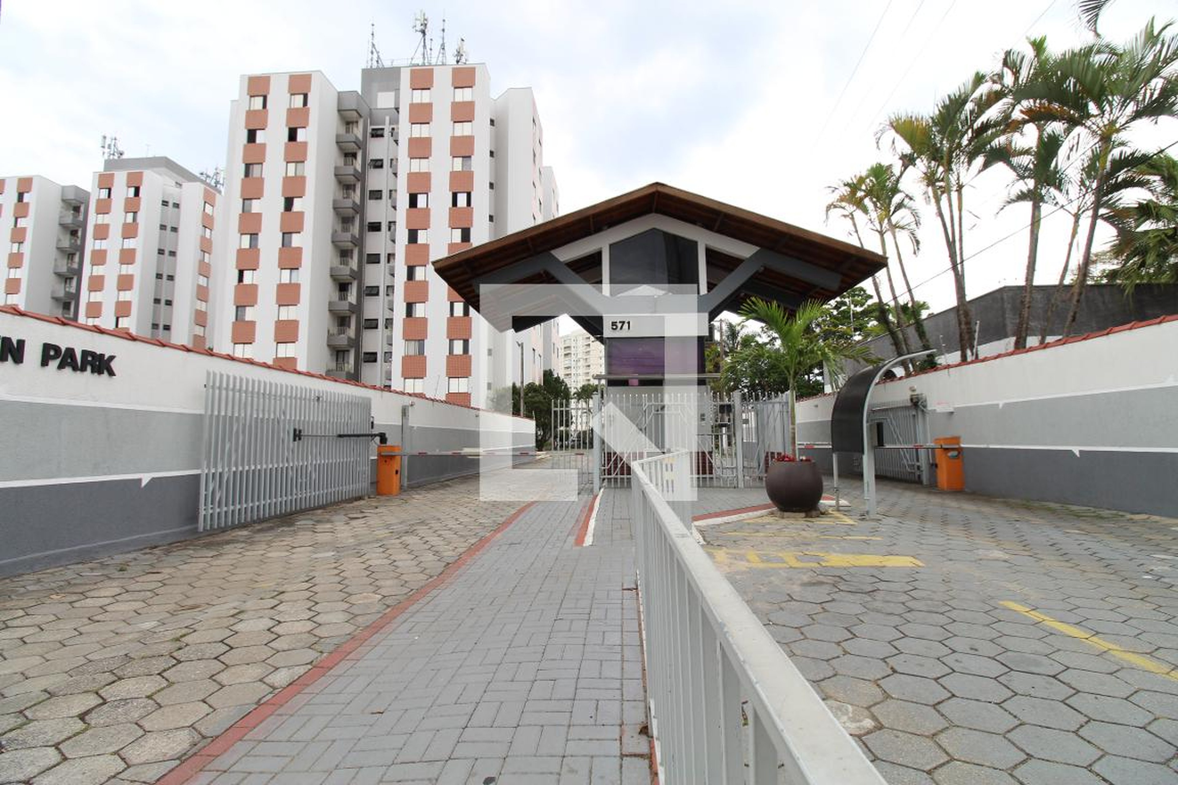 Fachada Condomínio Golden Park