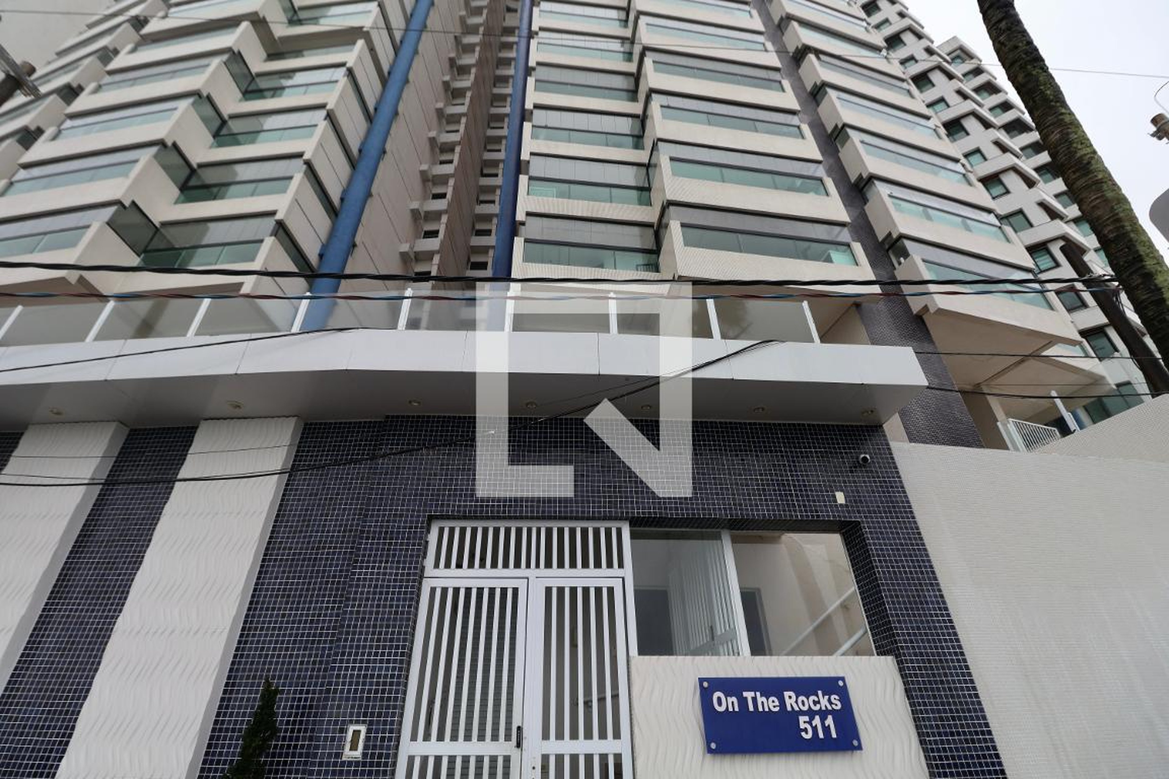Fachada Condomínio On The Rocks