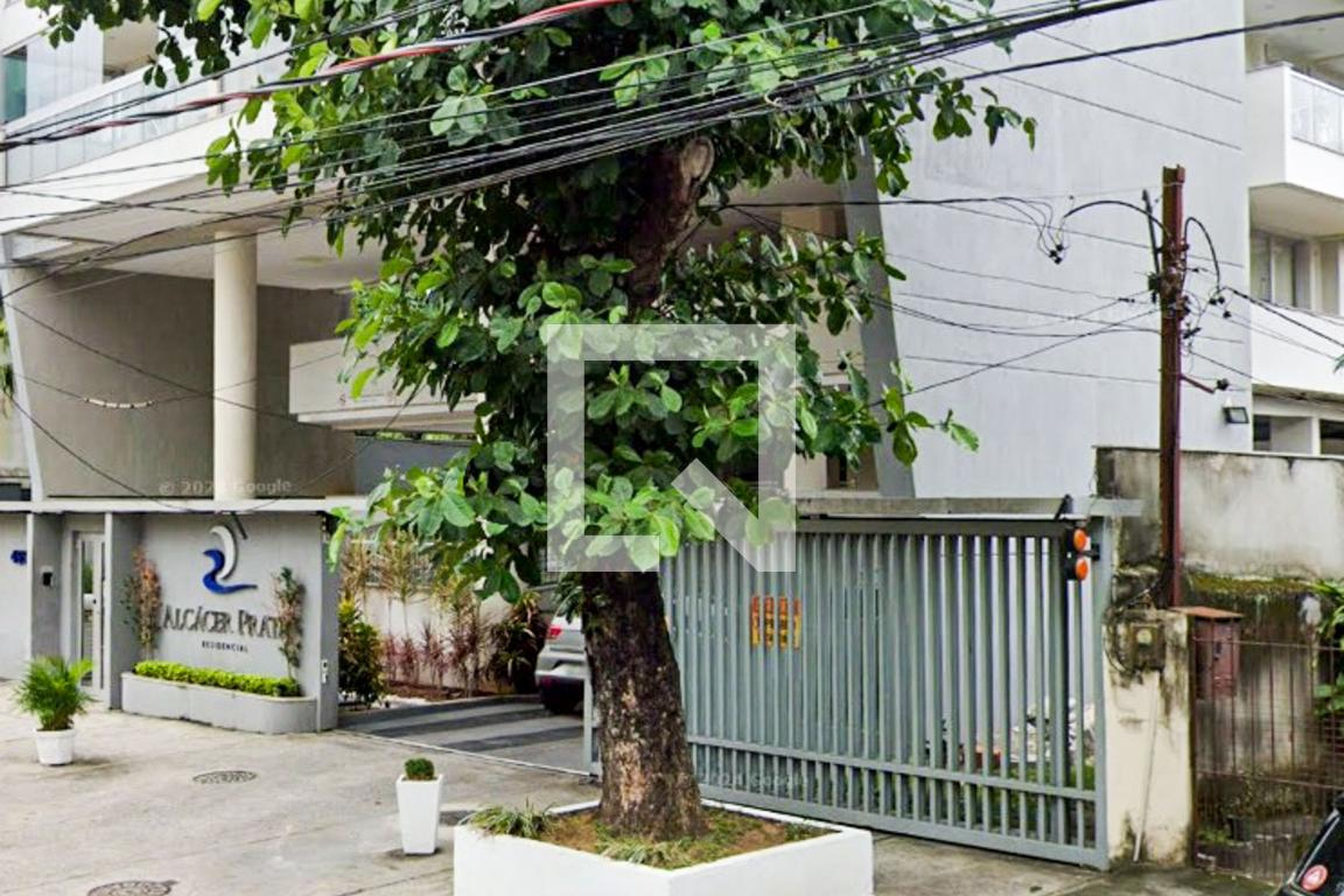 Fachada do condomínio Condomínio Alcácer Prata