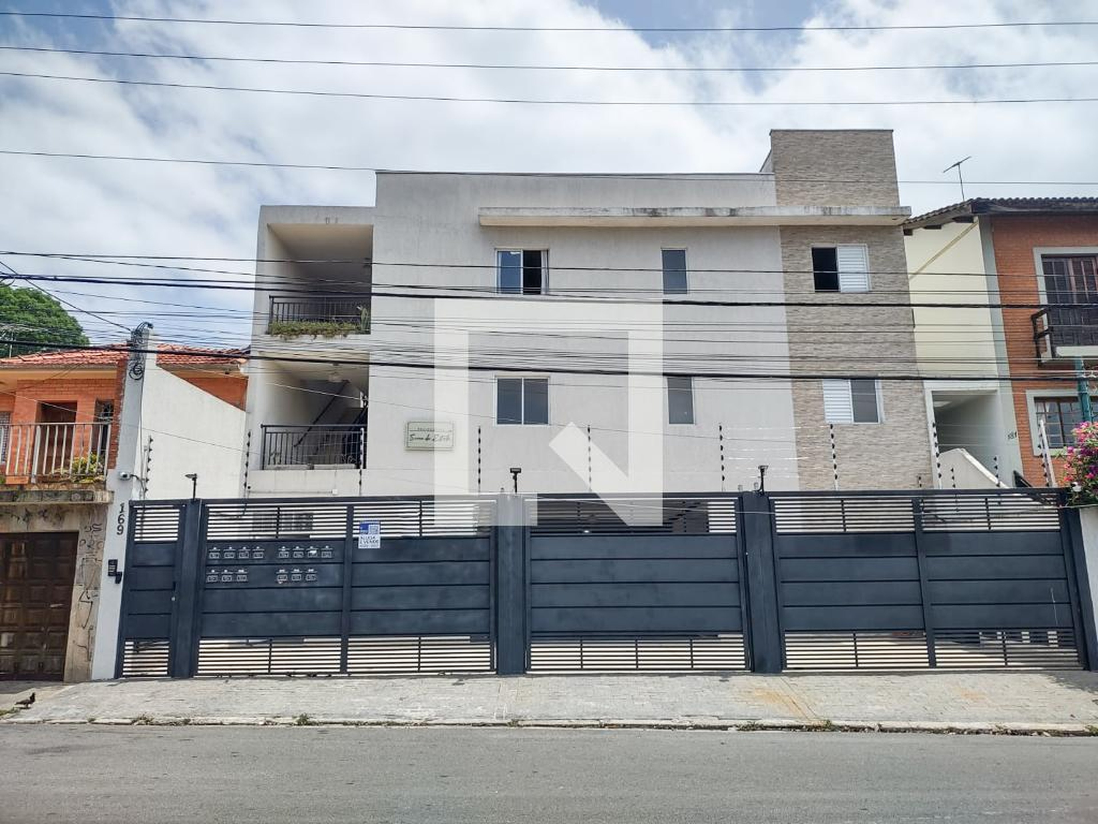 Fachada Condomínio em Rua Humberto Bortolo, 169