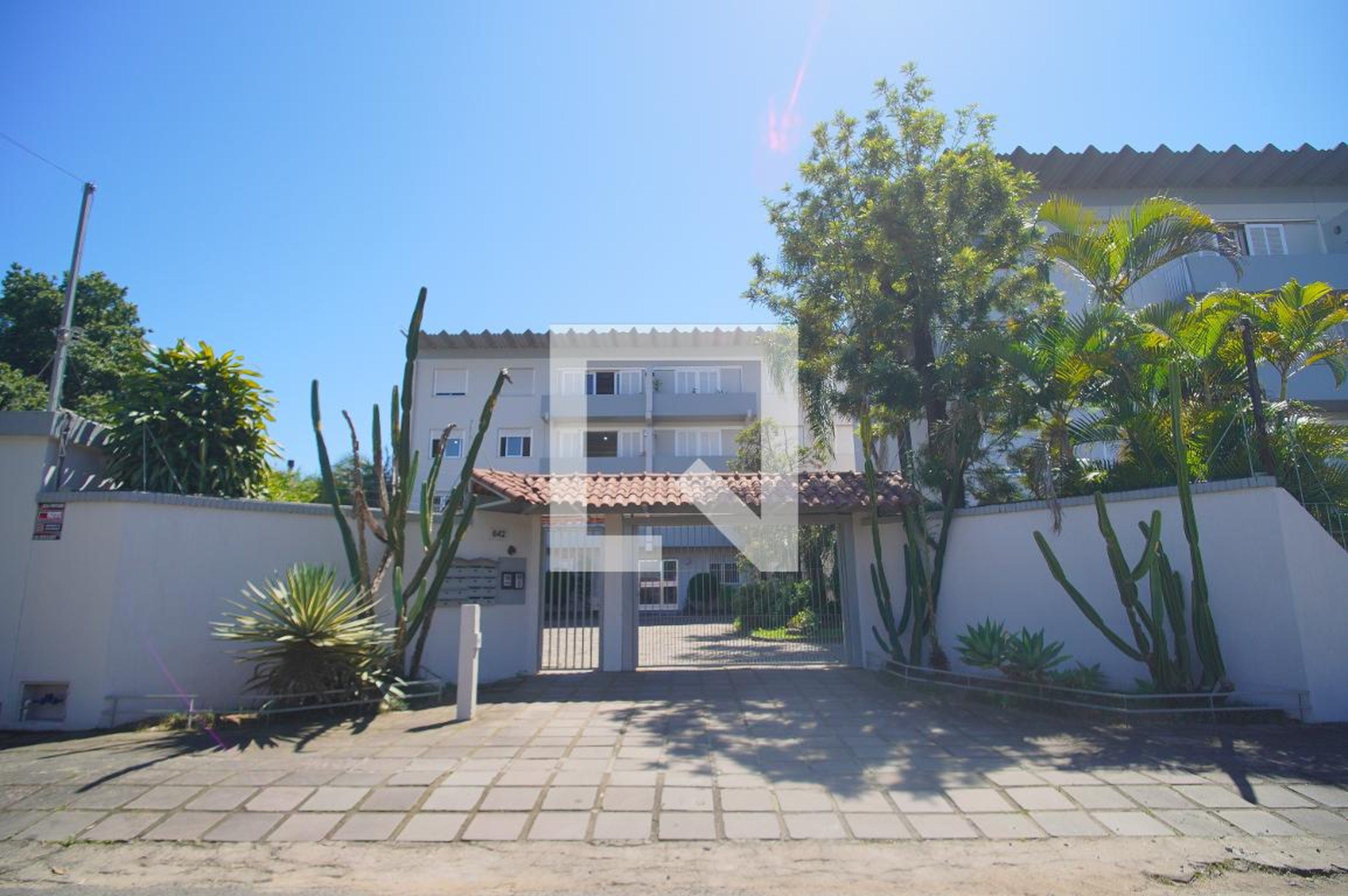 Fachada Condomínio em Rua Flores da Cunha, 642