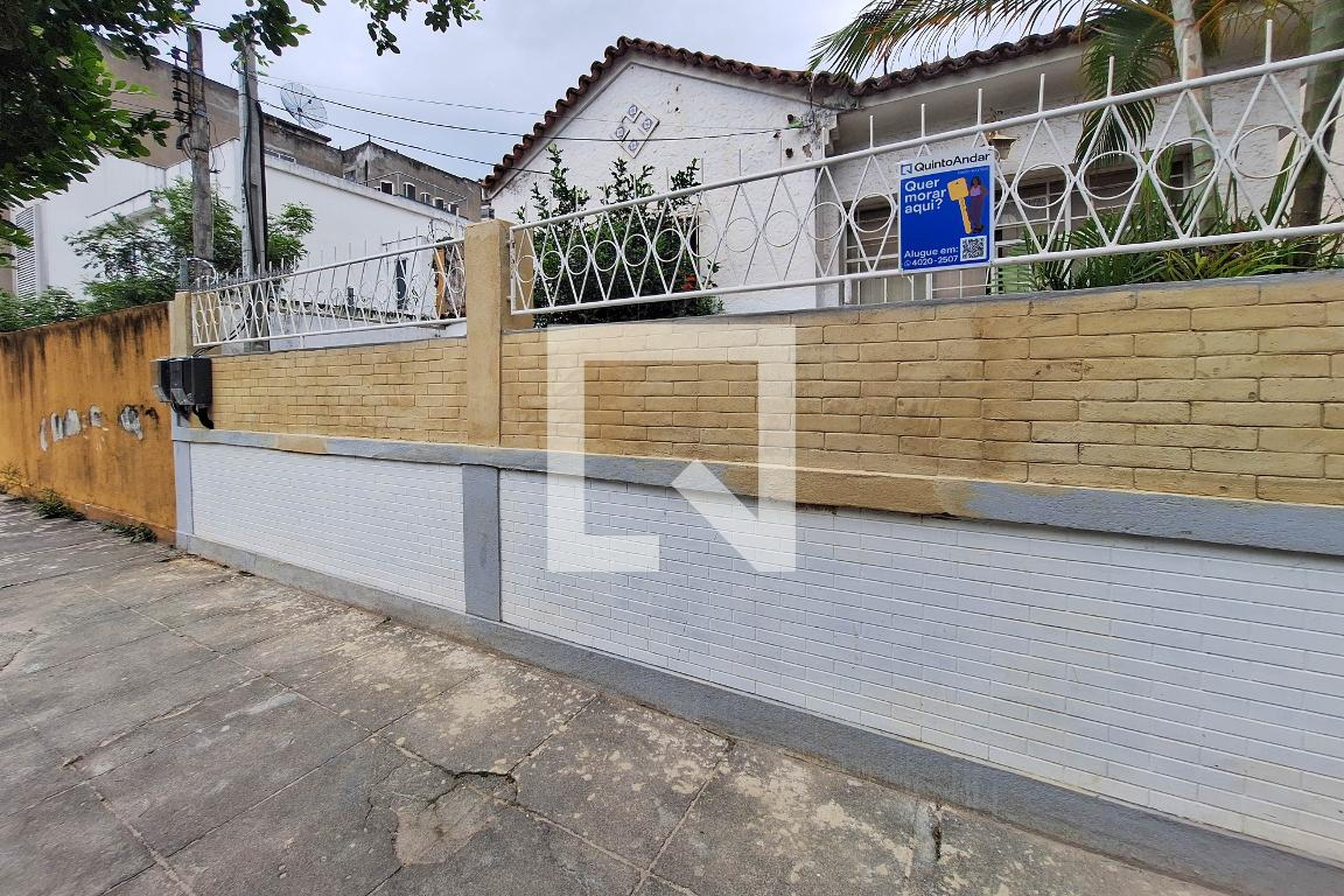 Fachada Condomínio em Rua General Silvestre Rocha, 137