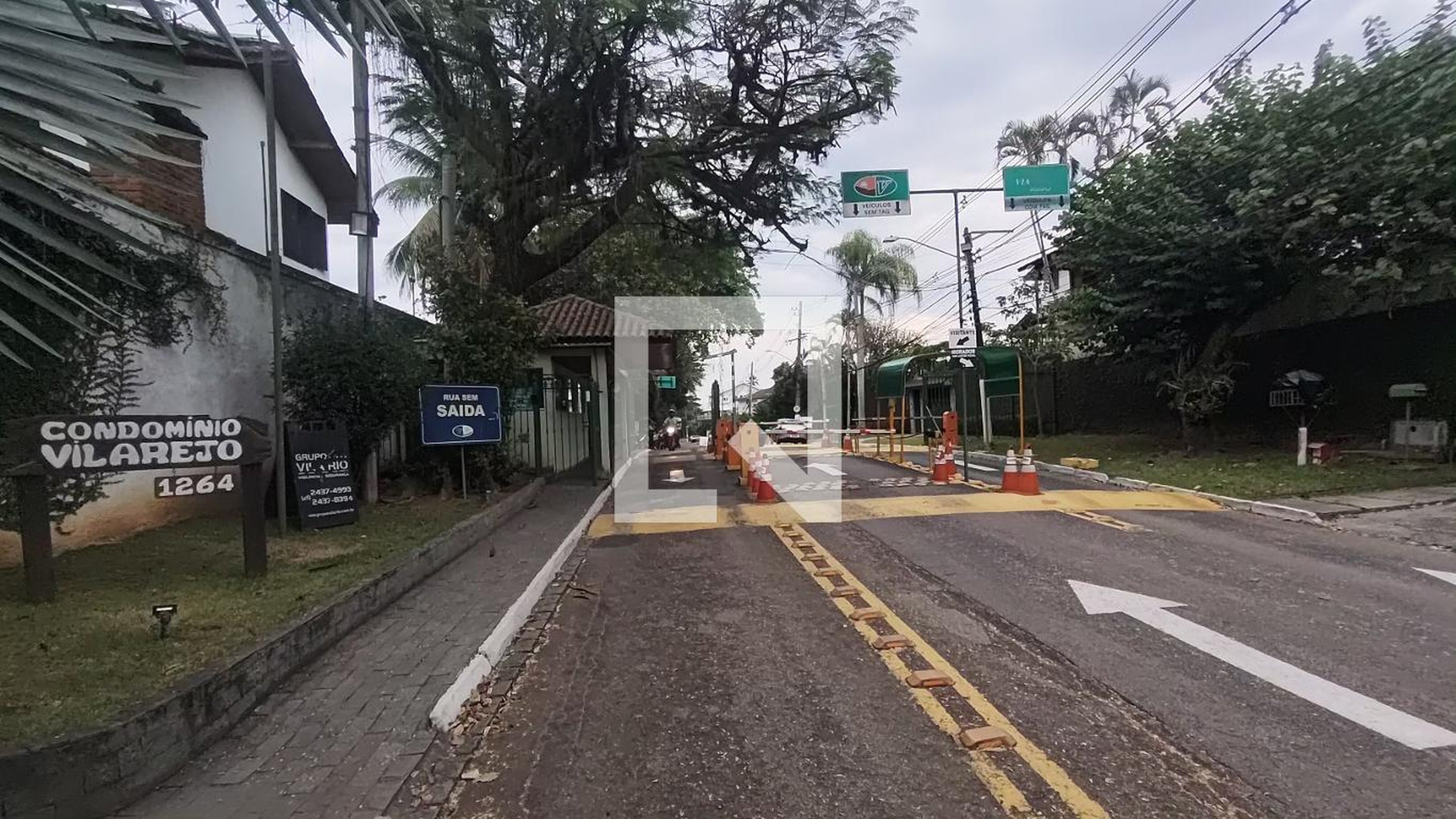 Fachada Condomínio em Rua Isac Newton, 342