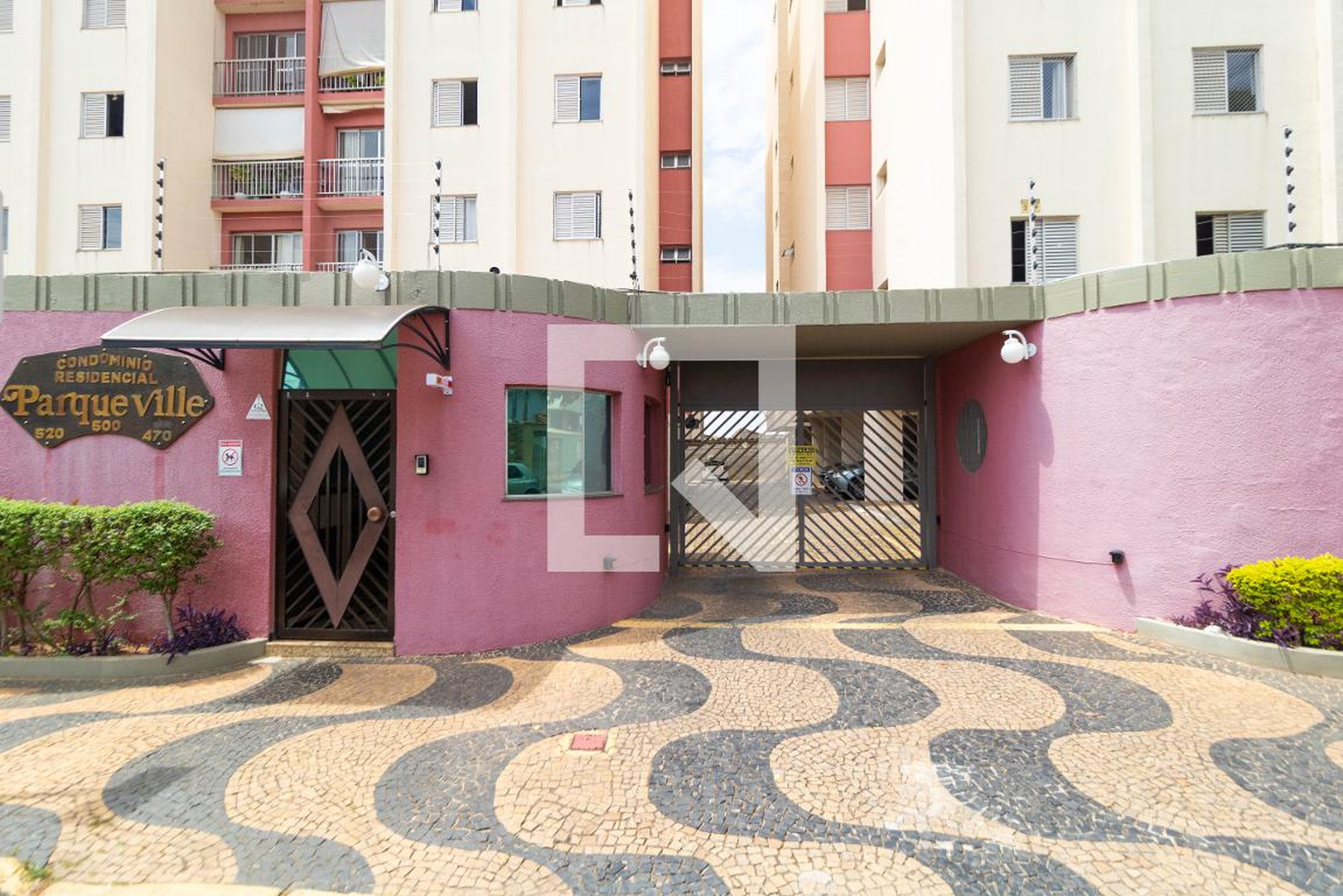 Fachada Condomínio Parque Ville