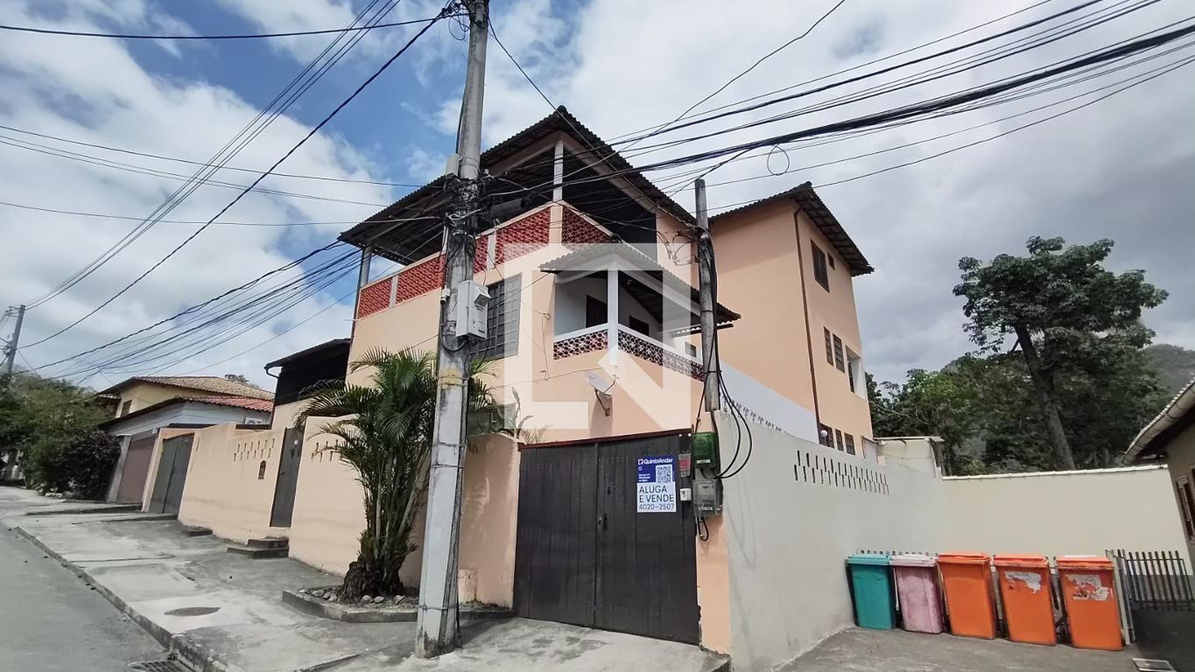 Fachada Condomínio Bosque dos Sabiás