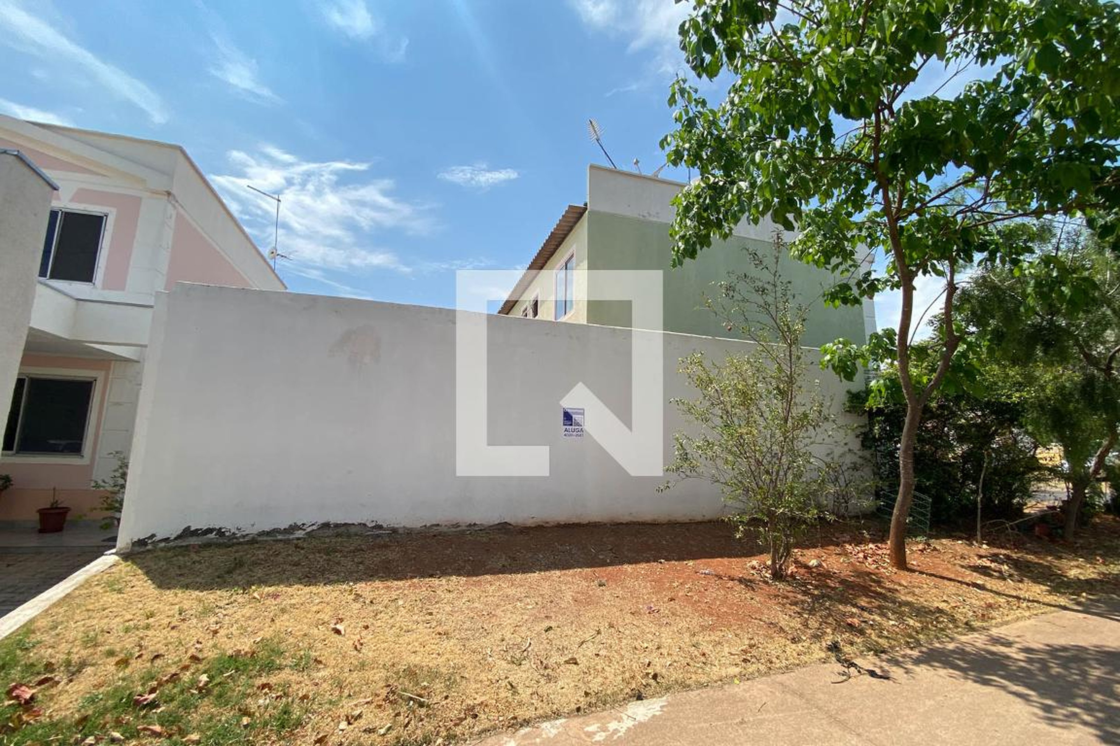 Fachada Condomínio em Quadra QC 2 Rua B, 12