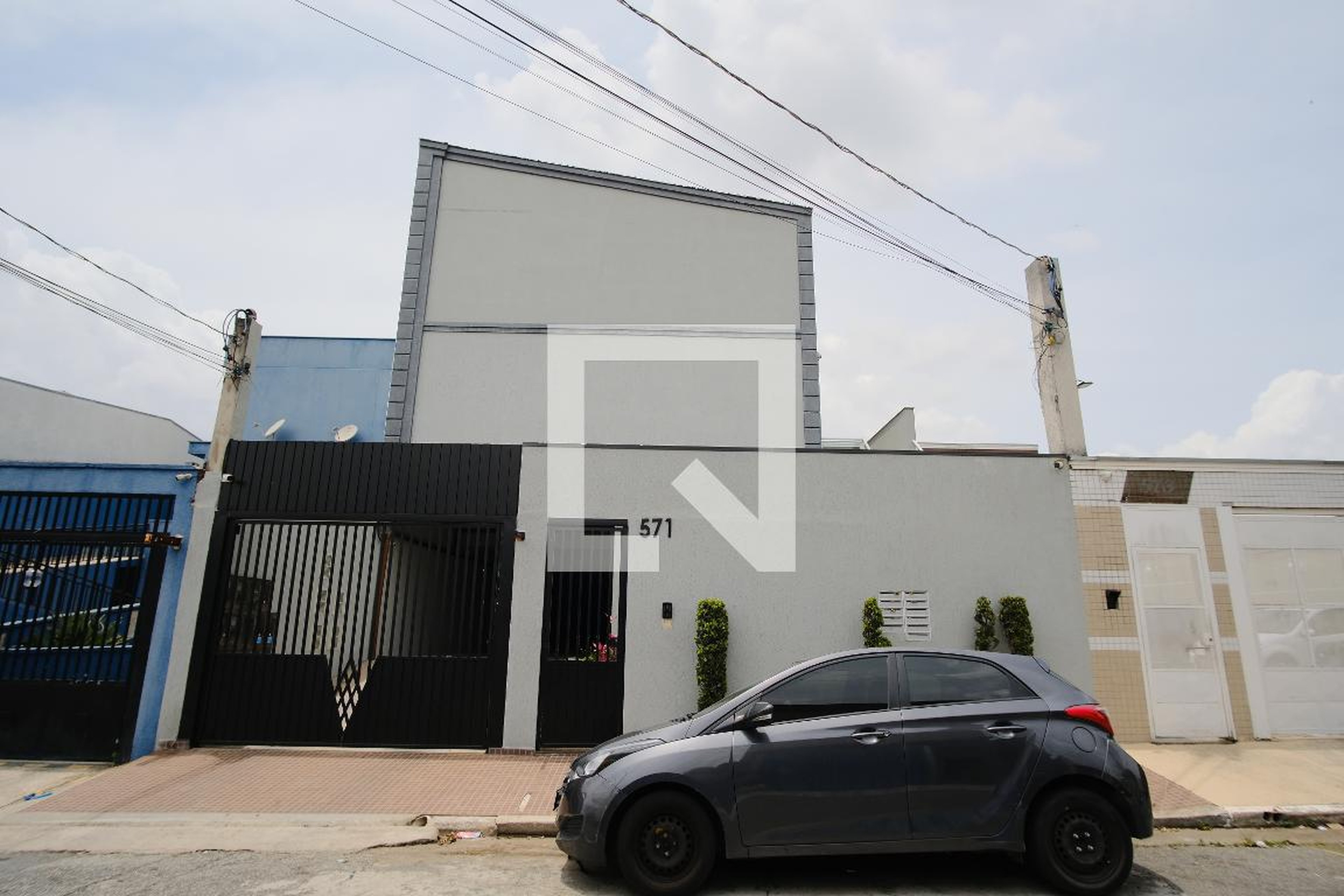 Fachada Condomínio em Rua Mongubá, 571