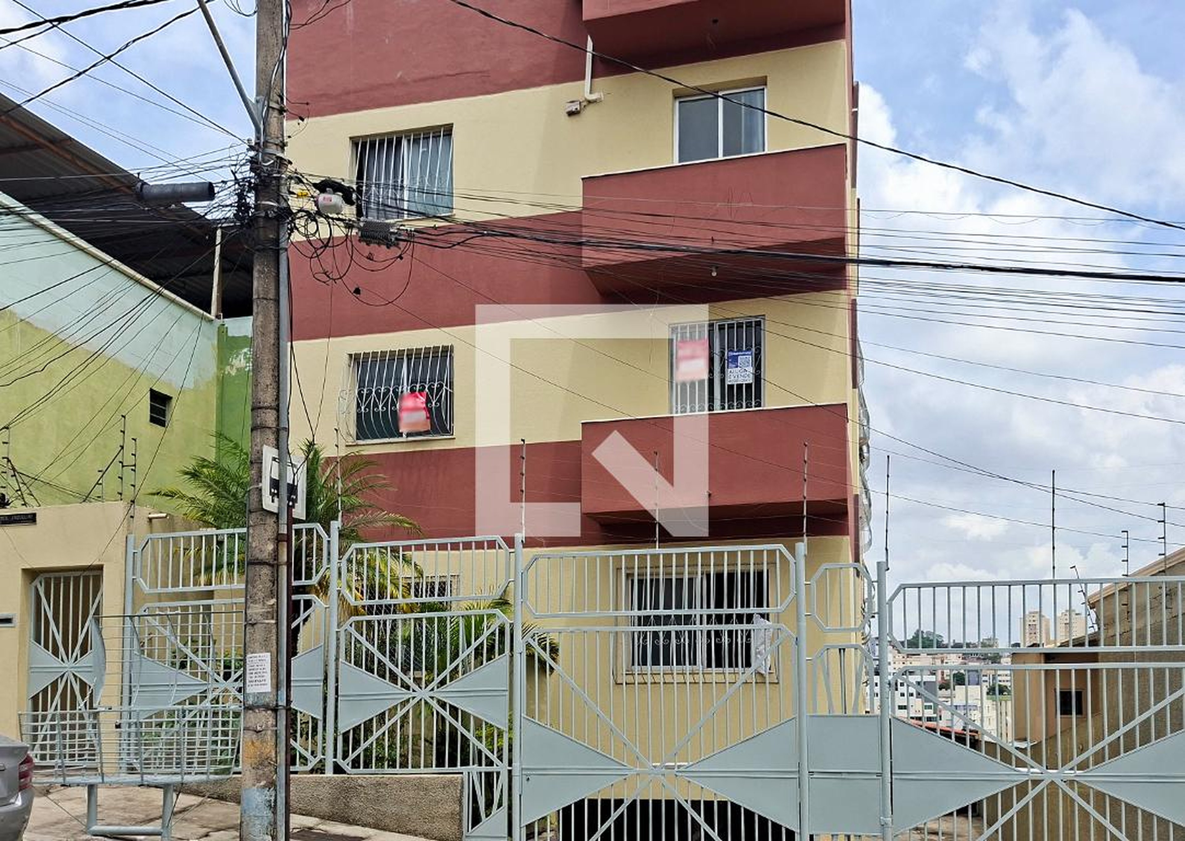 Fachada Condomínio em Rua Eros, 40