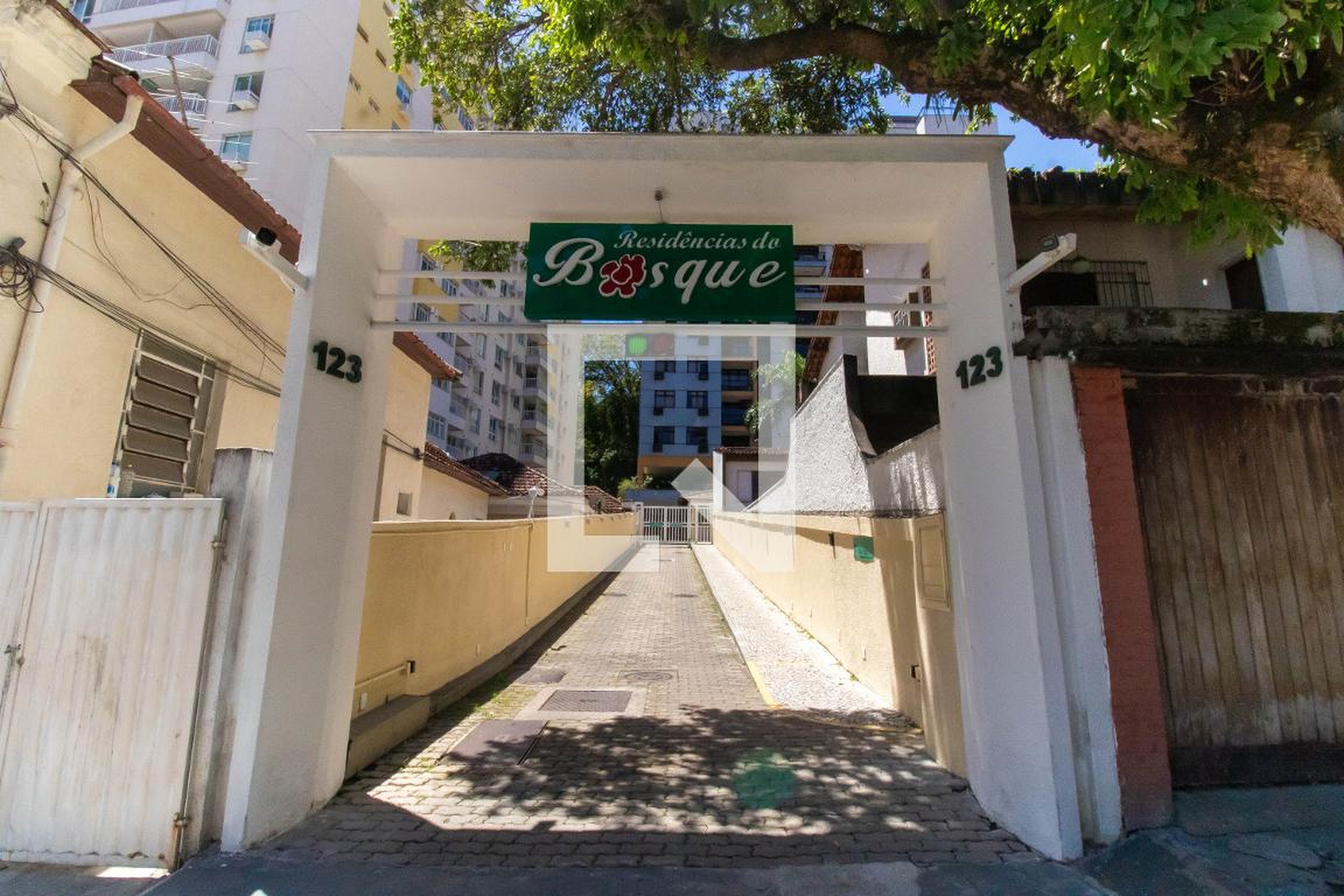 Fachada Condomínio Residências do Bosque