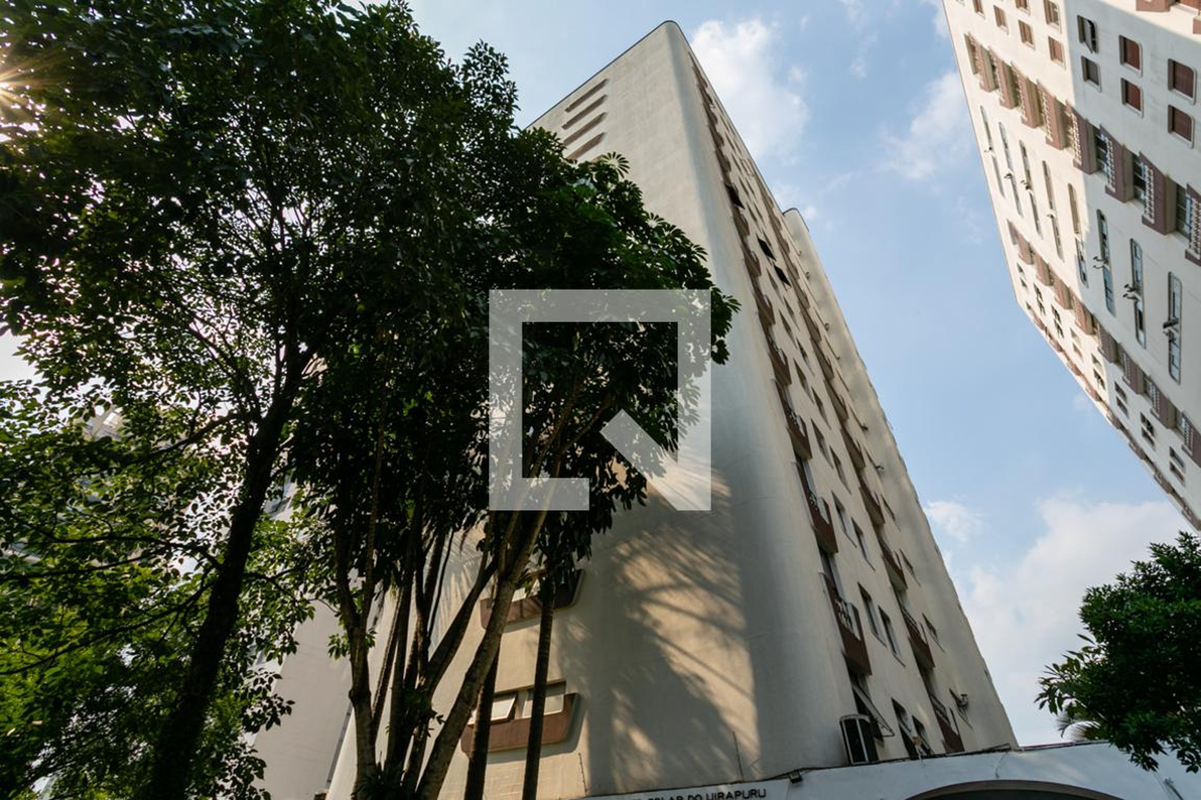 Fachada do prédio Condomínio Con Ed Solar Uirapuru