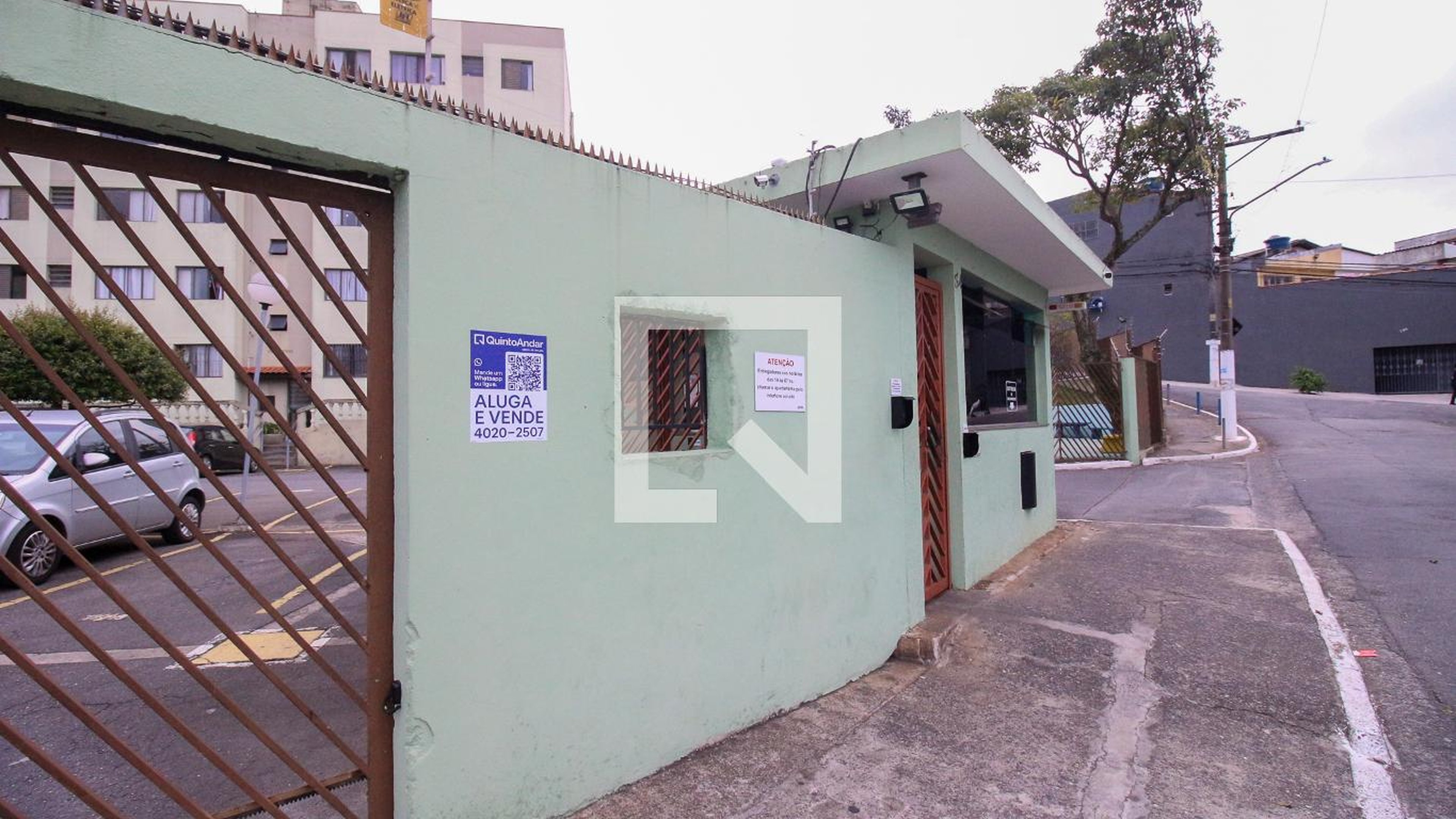 Fachada Condomínio em Rua Cadência, 190