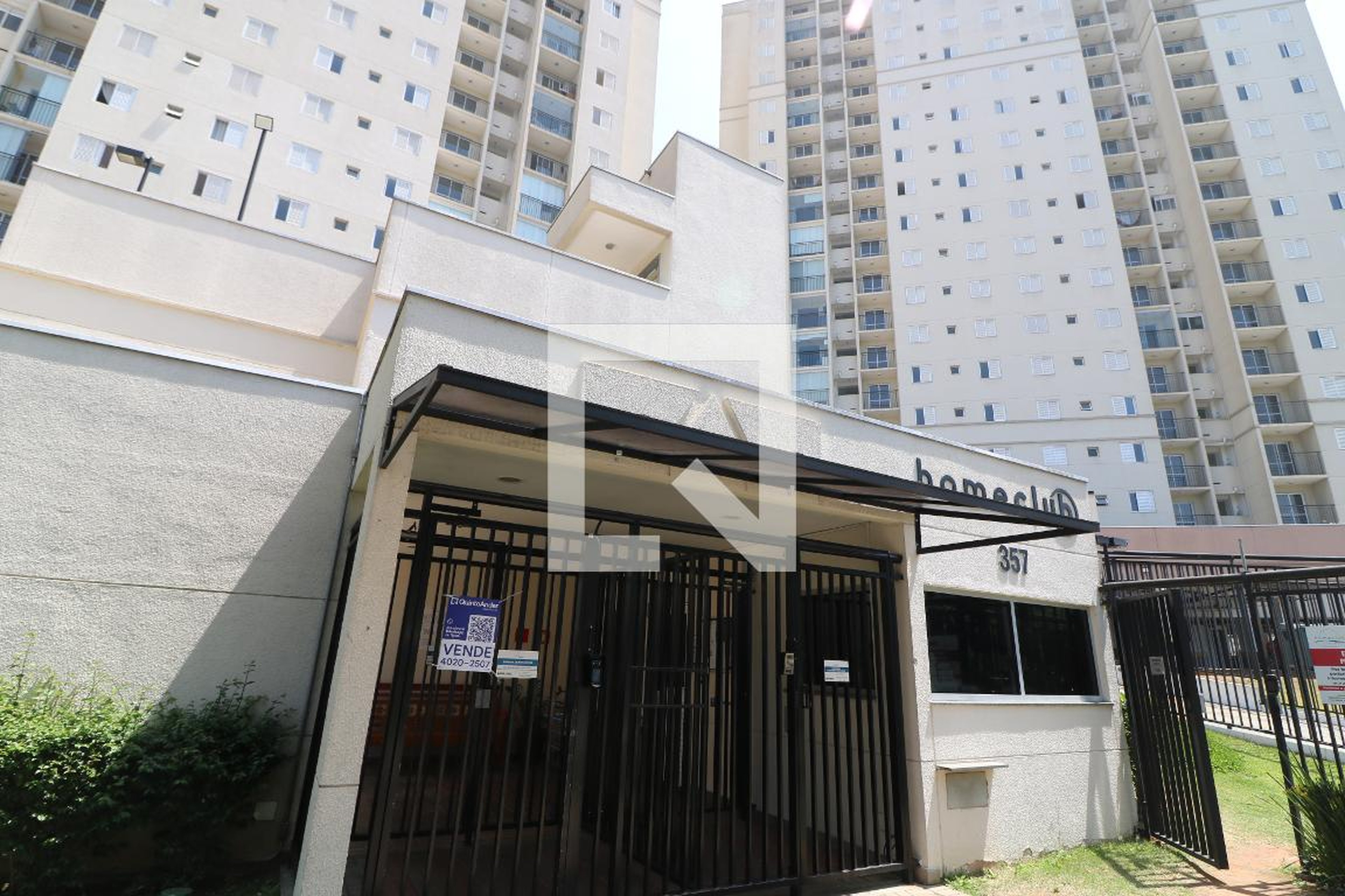 Fachada Condomínio HomeClub Carrão