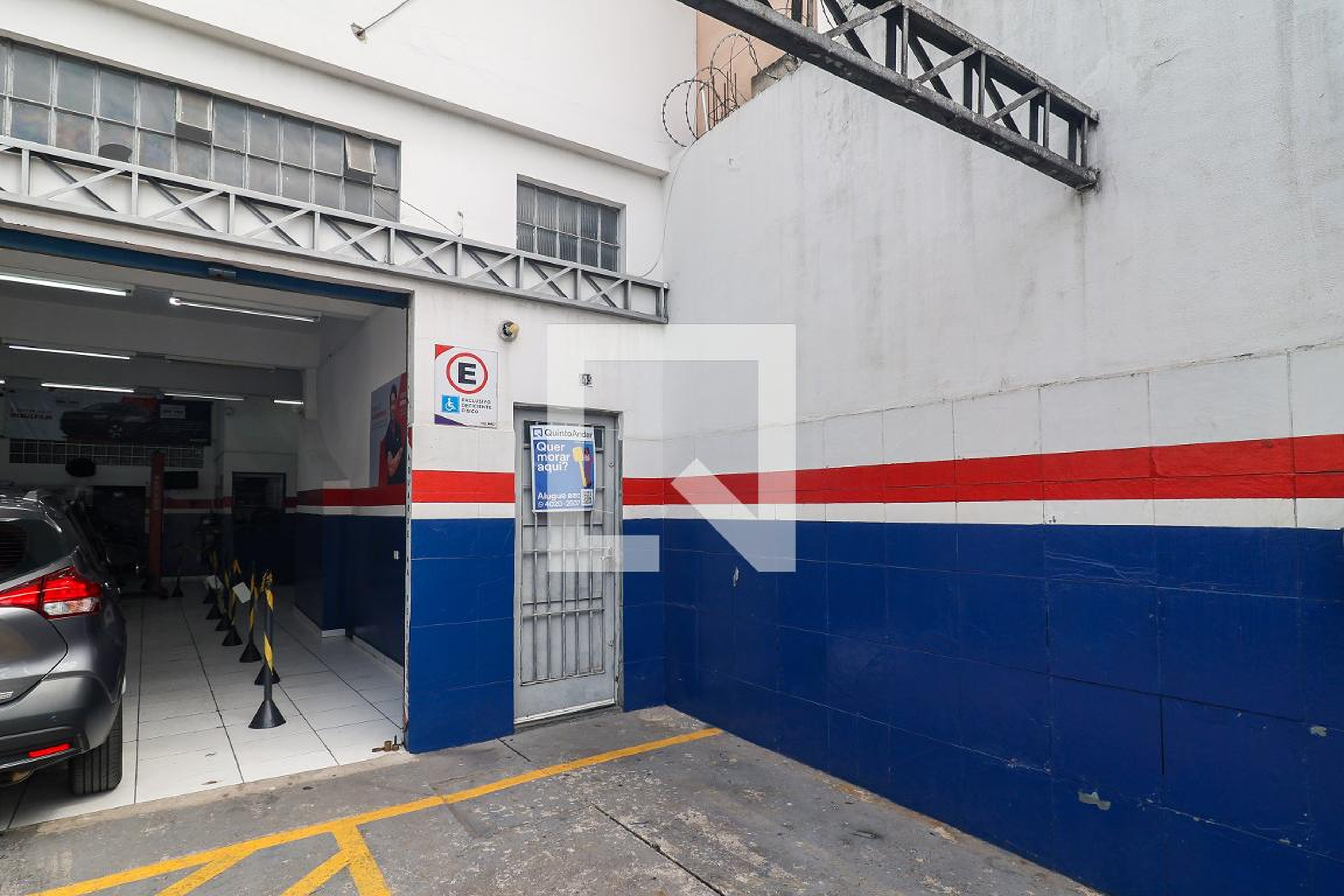 Fachada Condomínio em Estrada Kizaemon Takeuti, 885