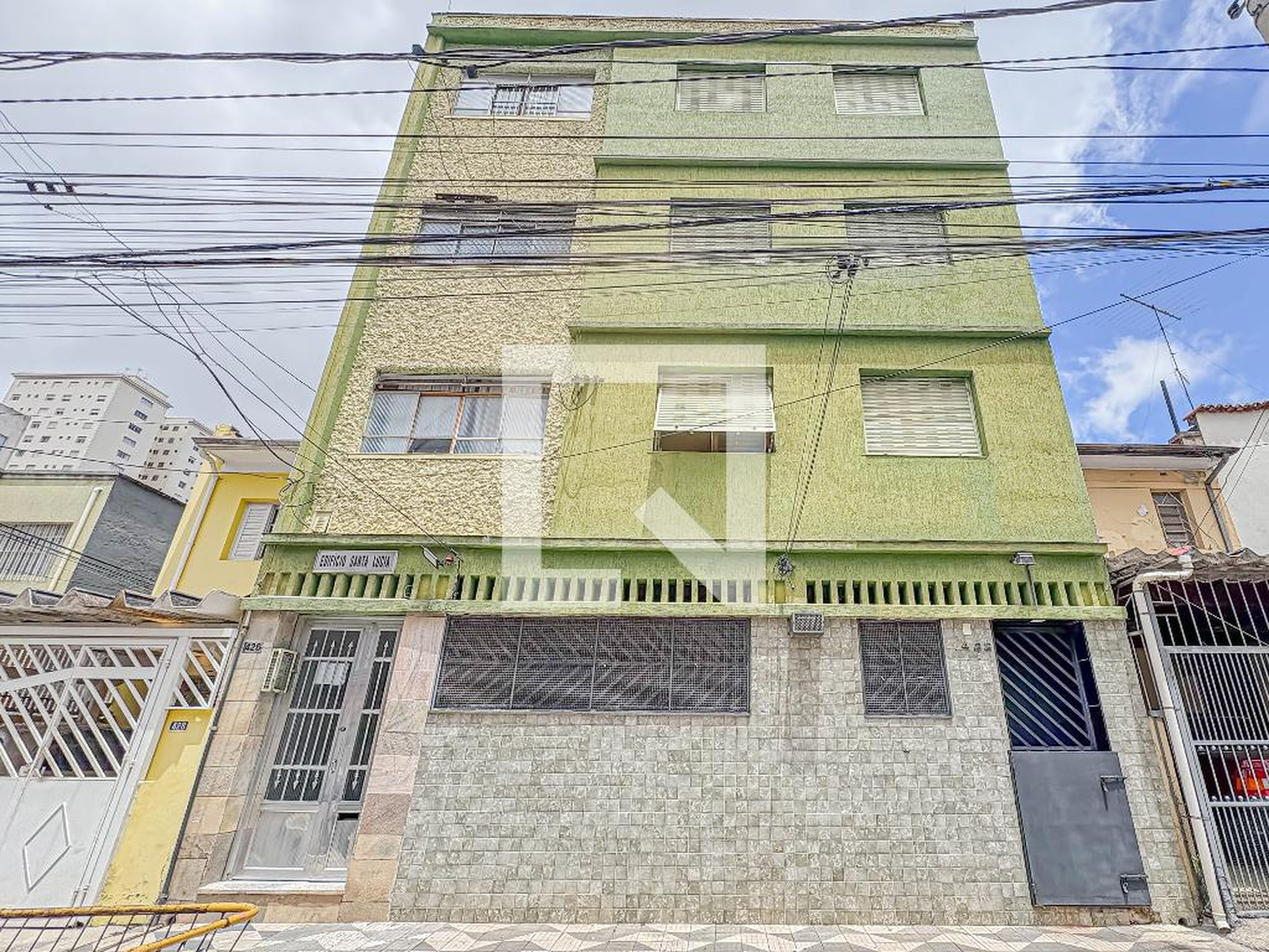 Fachada Condomínio em Rua Dom Duarte Leopoldo, 426