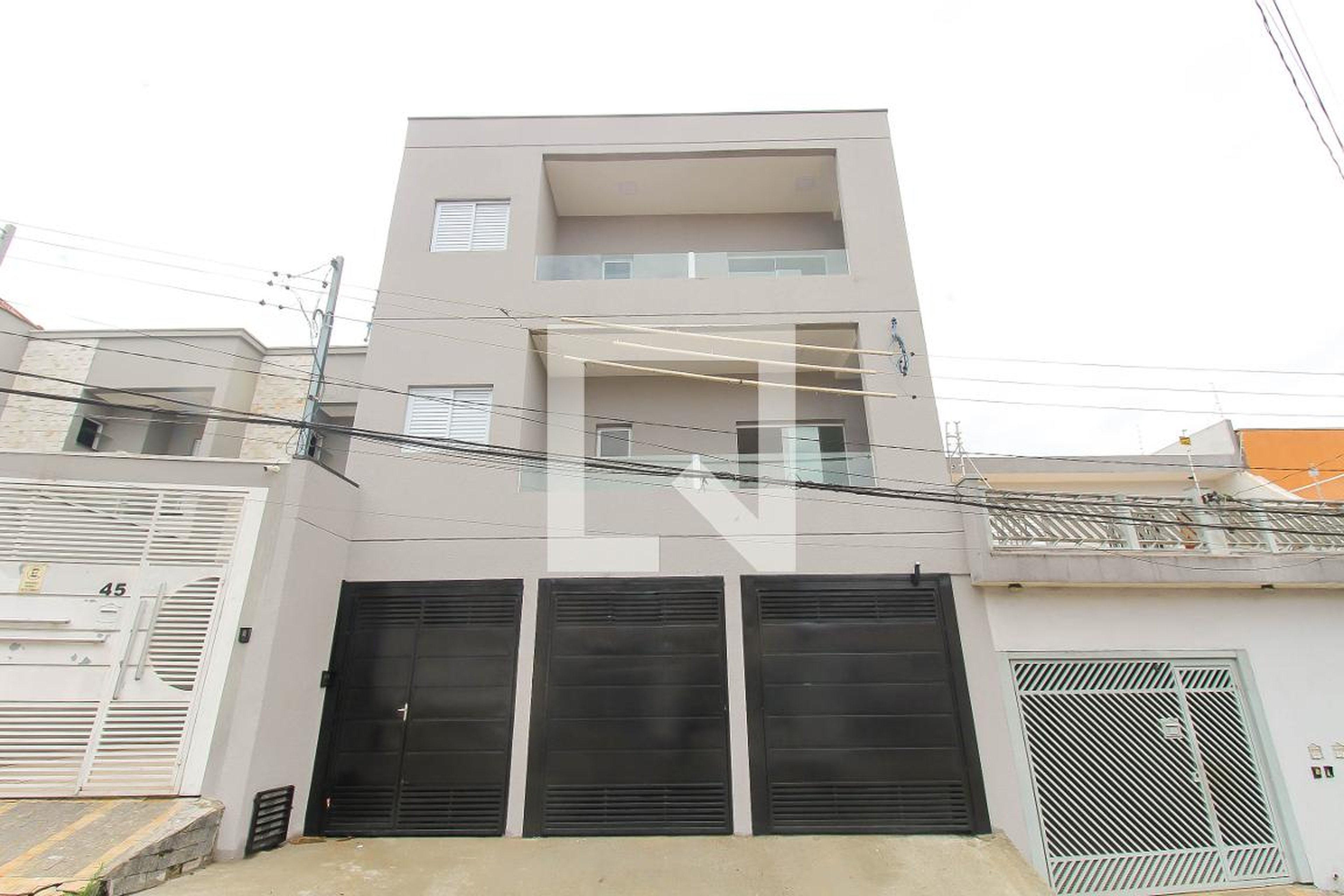 Fachada Condomínio em Rua Cantigas do Bem Querer, 8