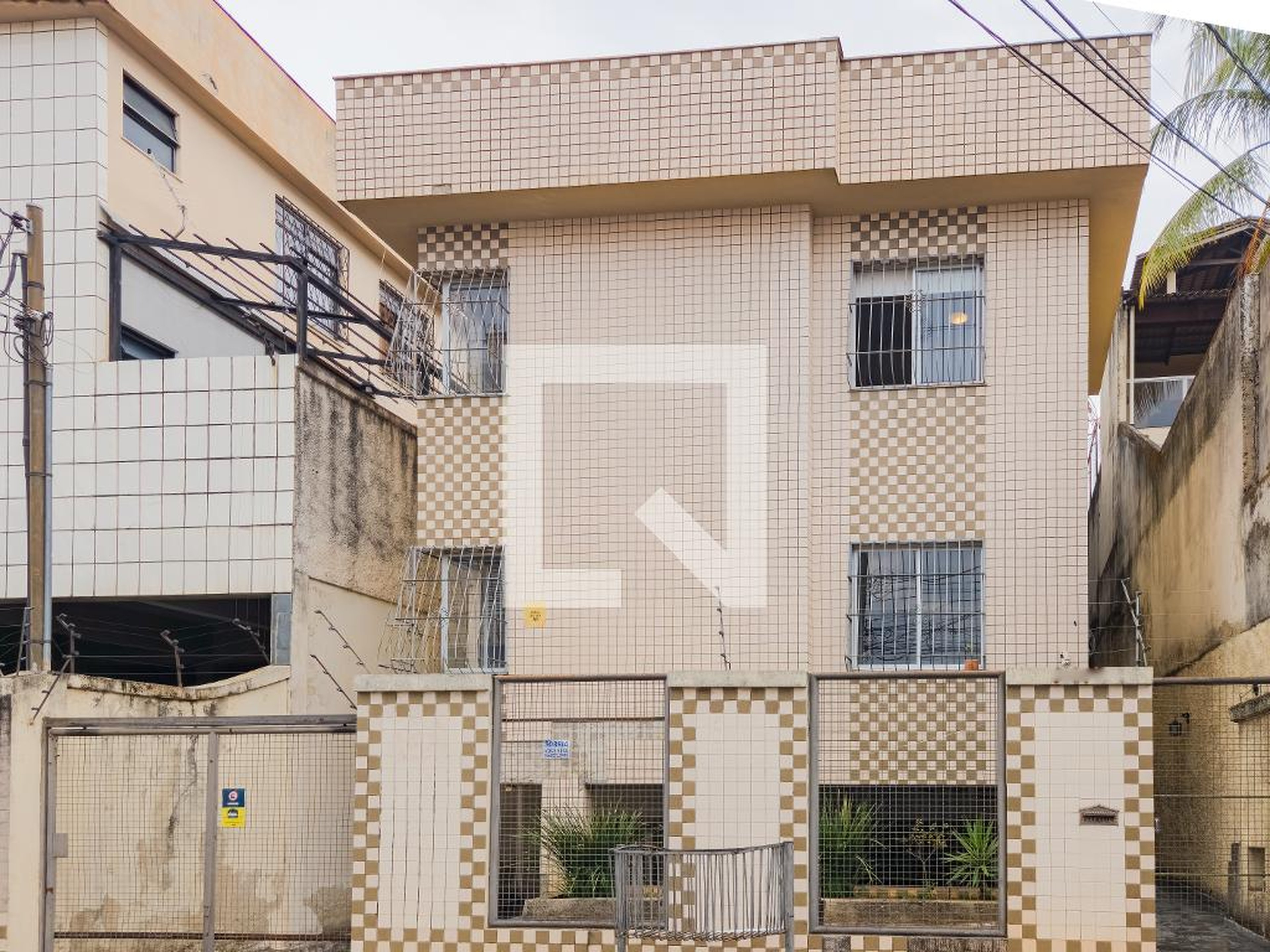 Fachada Condomínio em Rua Industrial José Costa, 707