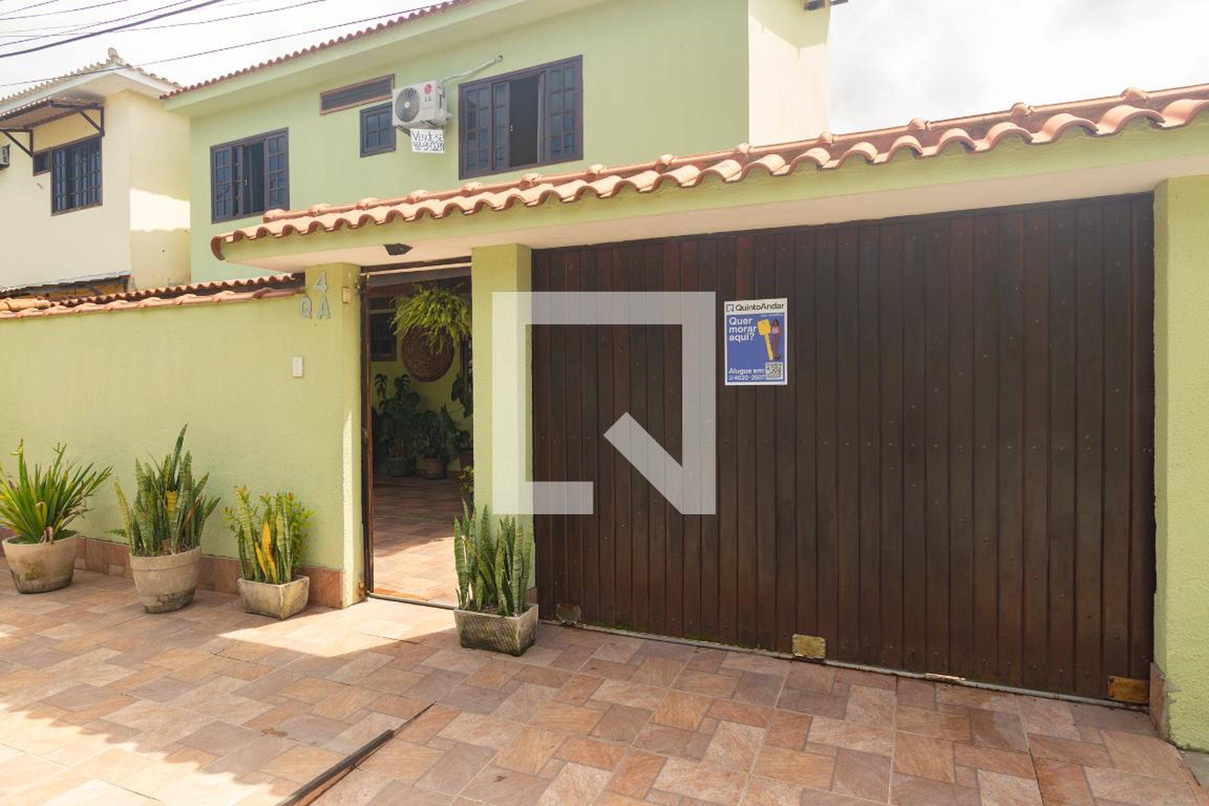 Fachada Condomínio em Estrada do Magarça, 5124