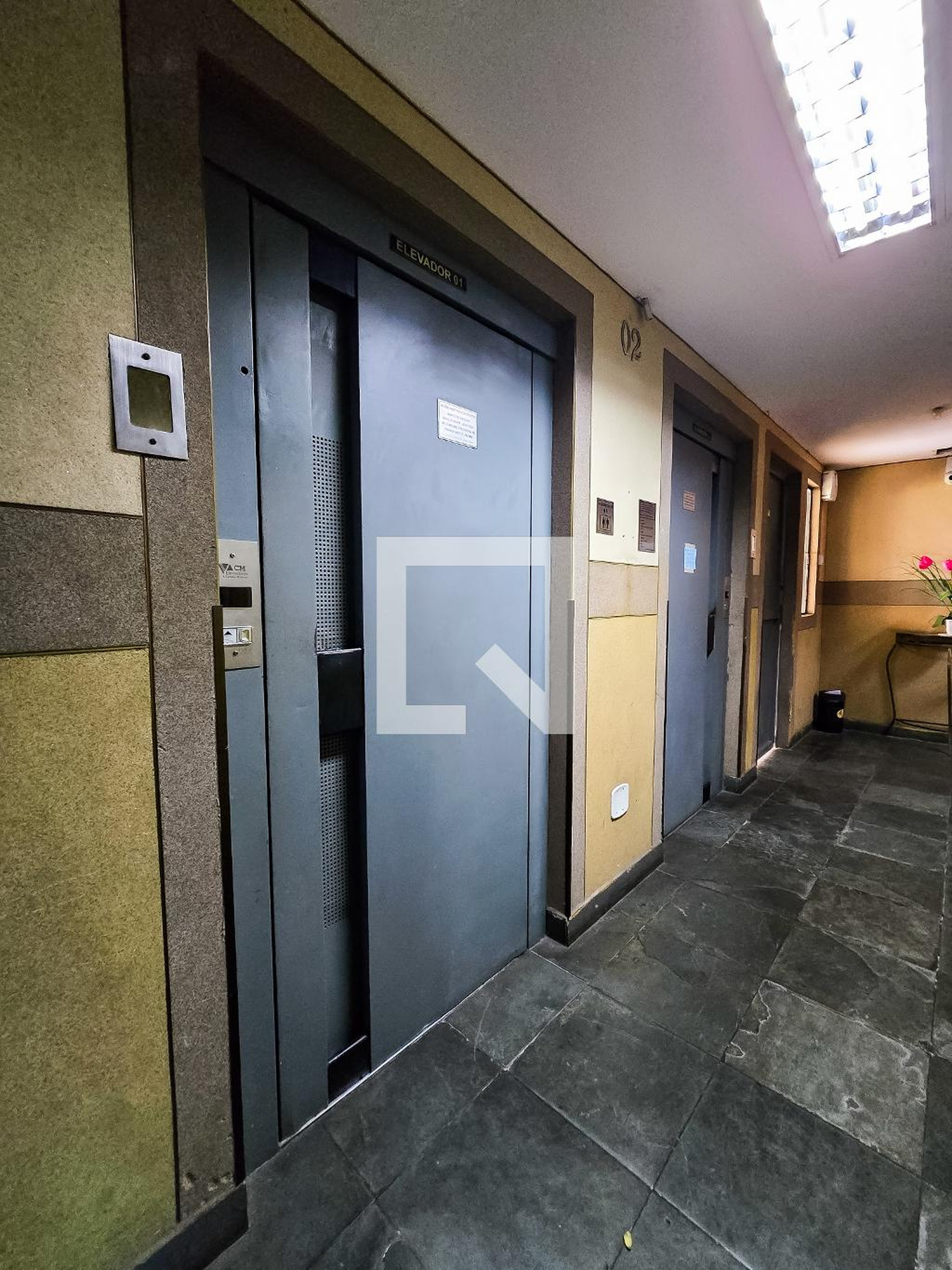 Elevador - Edifício Santa Catarina e Madre Regina