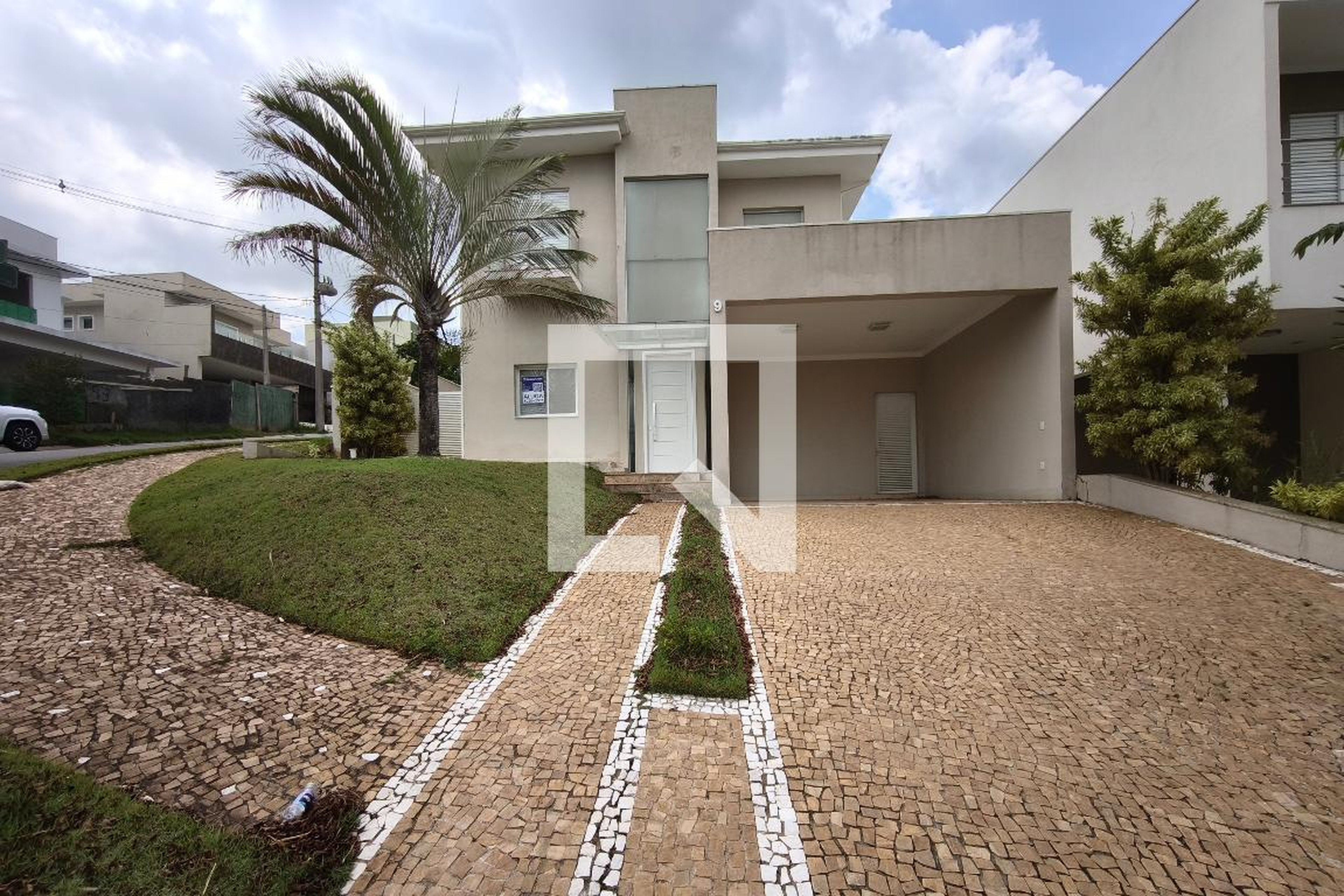 Fachada Condomínio em Rua Hermogenes Rodrigues de Castro, 1