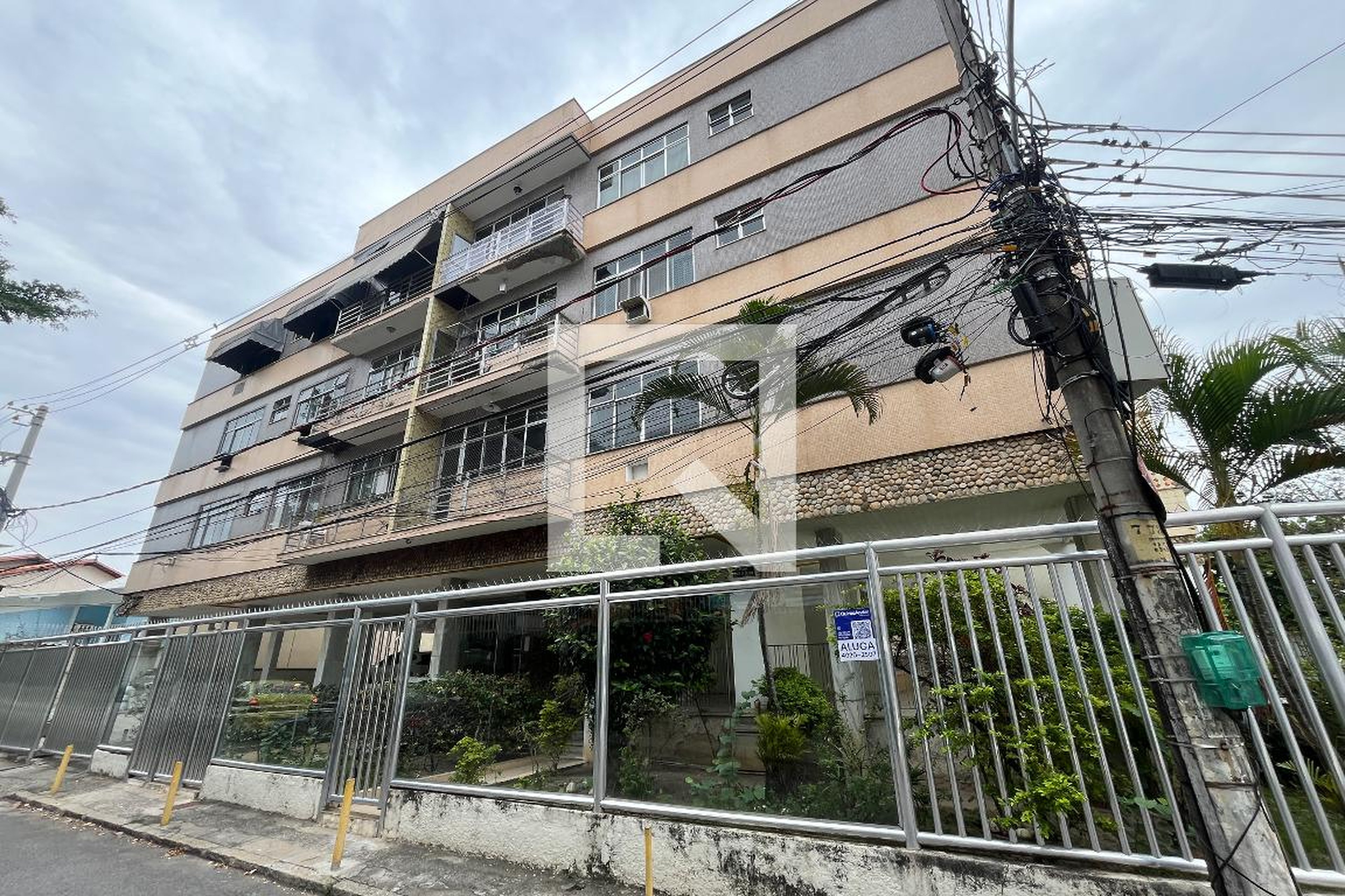 Fachada Condomínio em Rua Engenheiro Rozauro Zambrano, 222