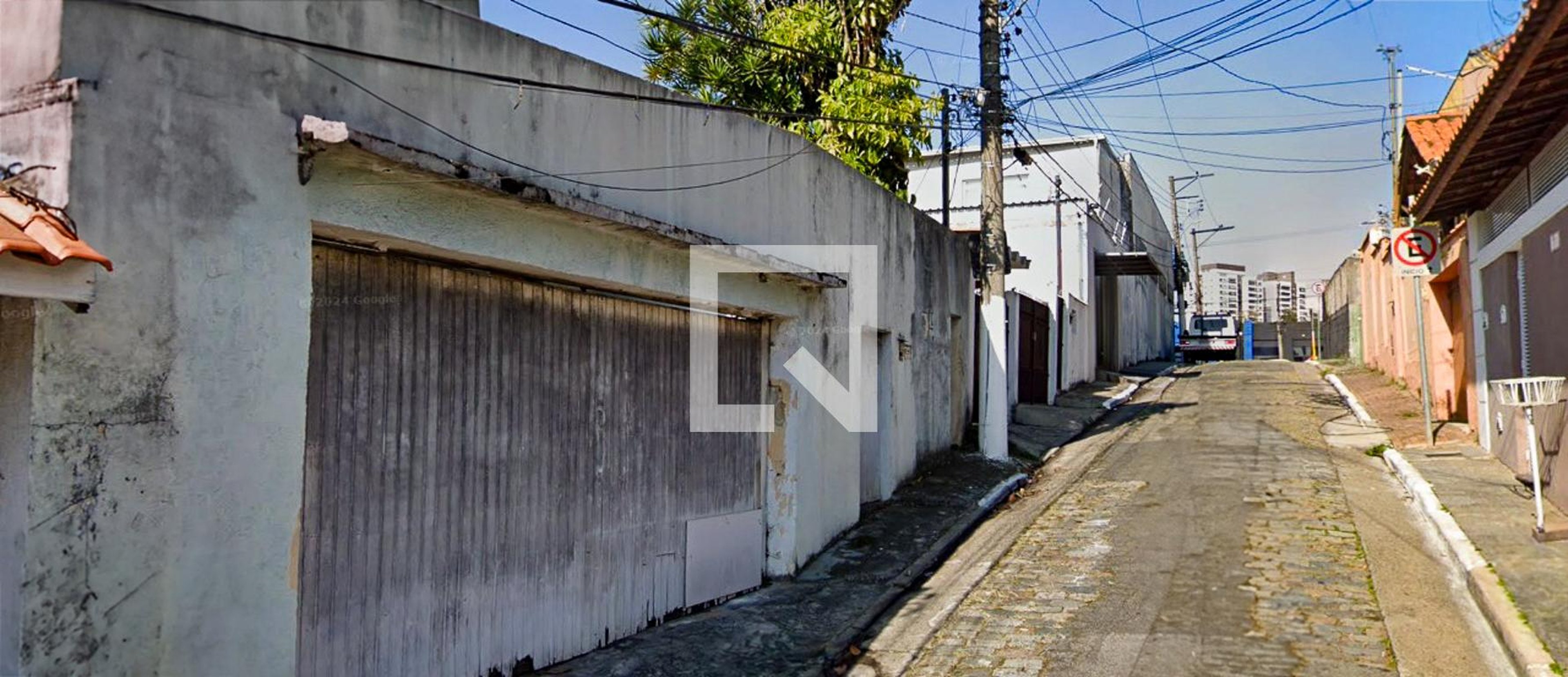 Fachada Condomínio em Travessa Pedro Ermini, 74