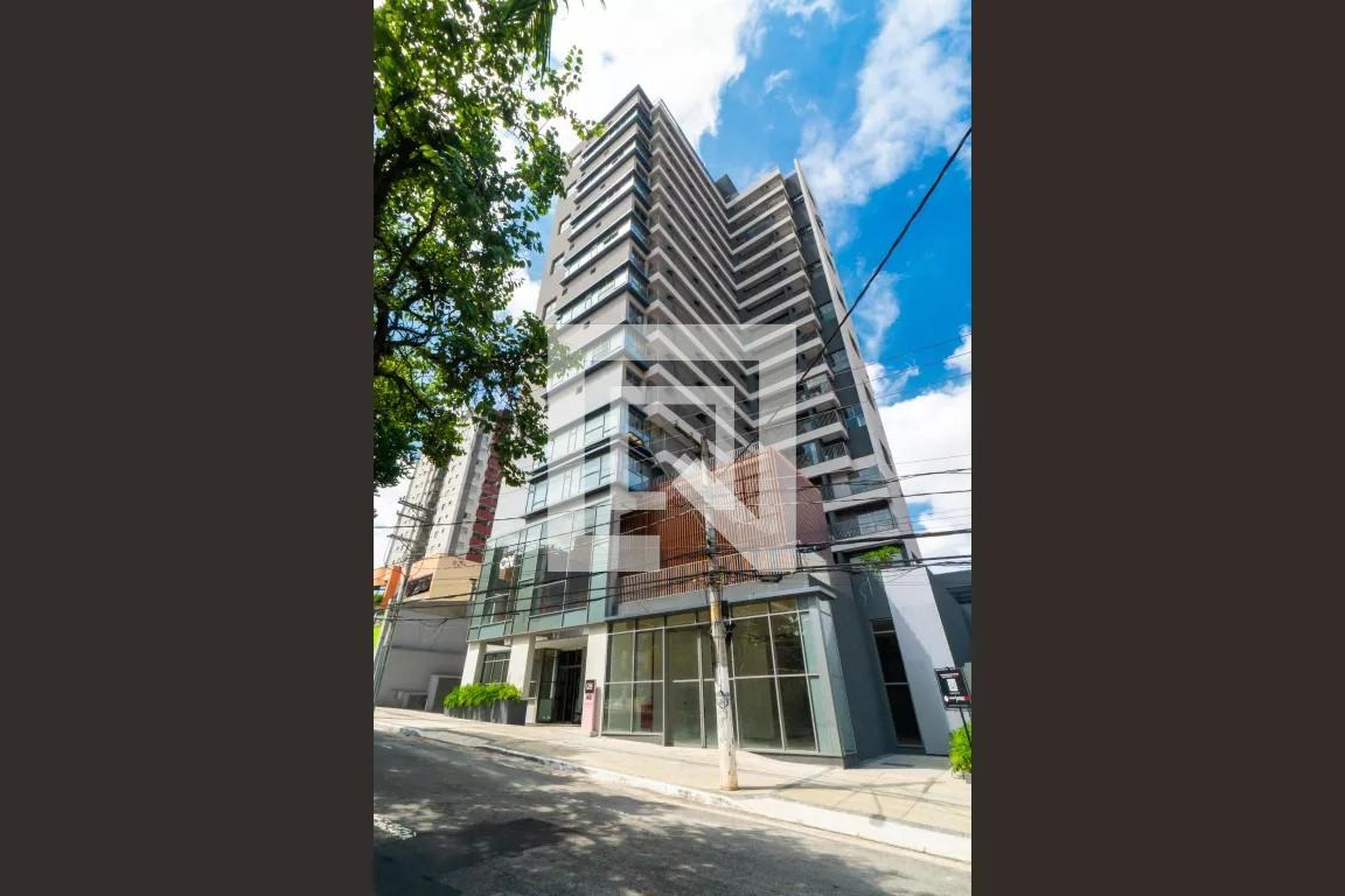 Fachada do Prédio Condomínio On Loefgren