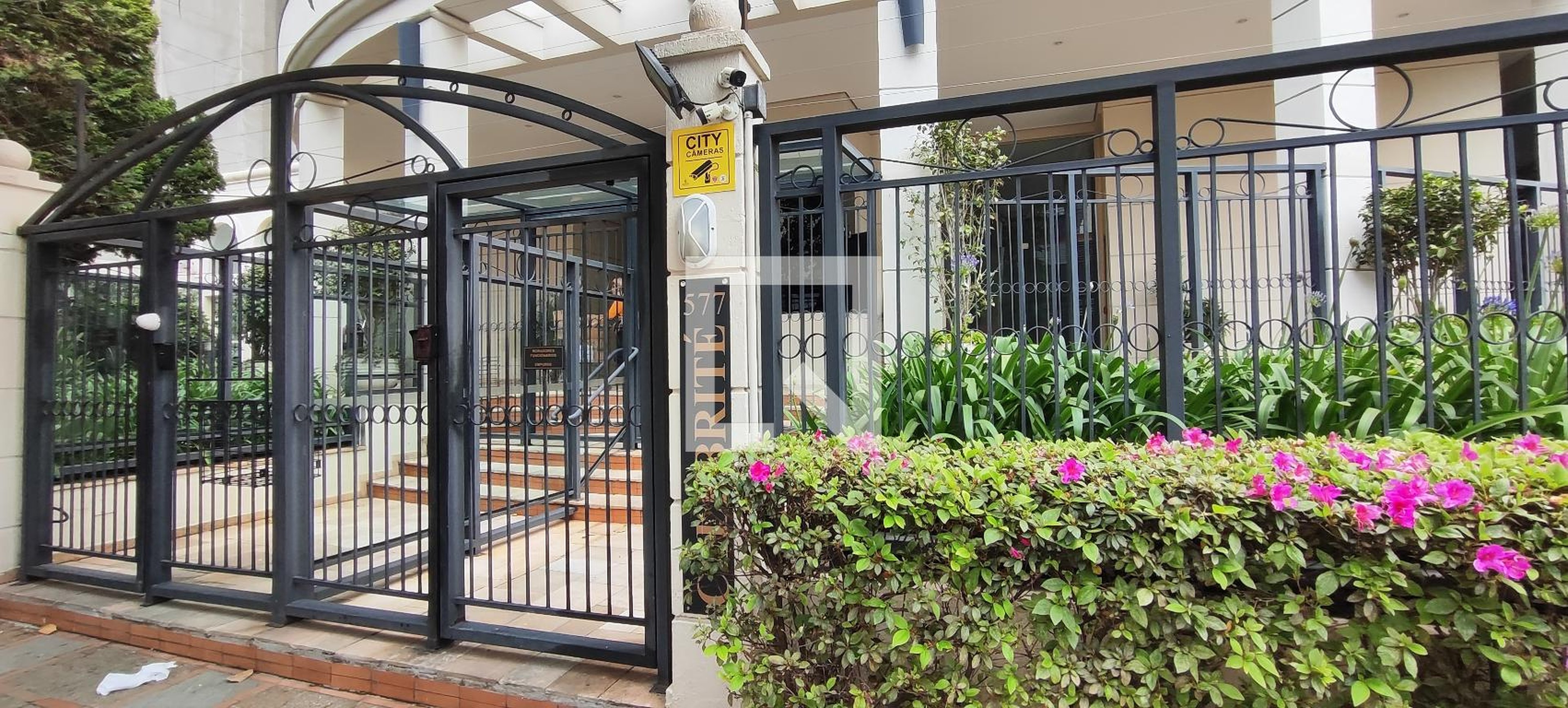 Fachada Condomínio Celebrité