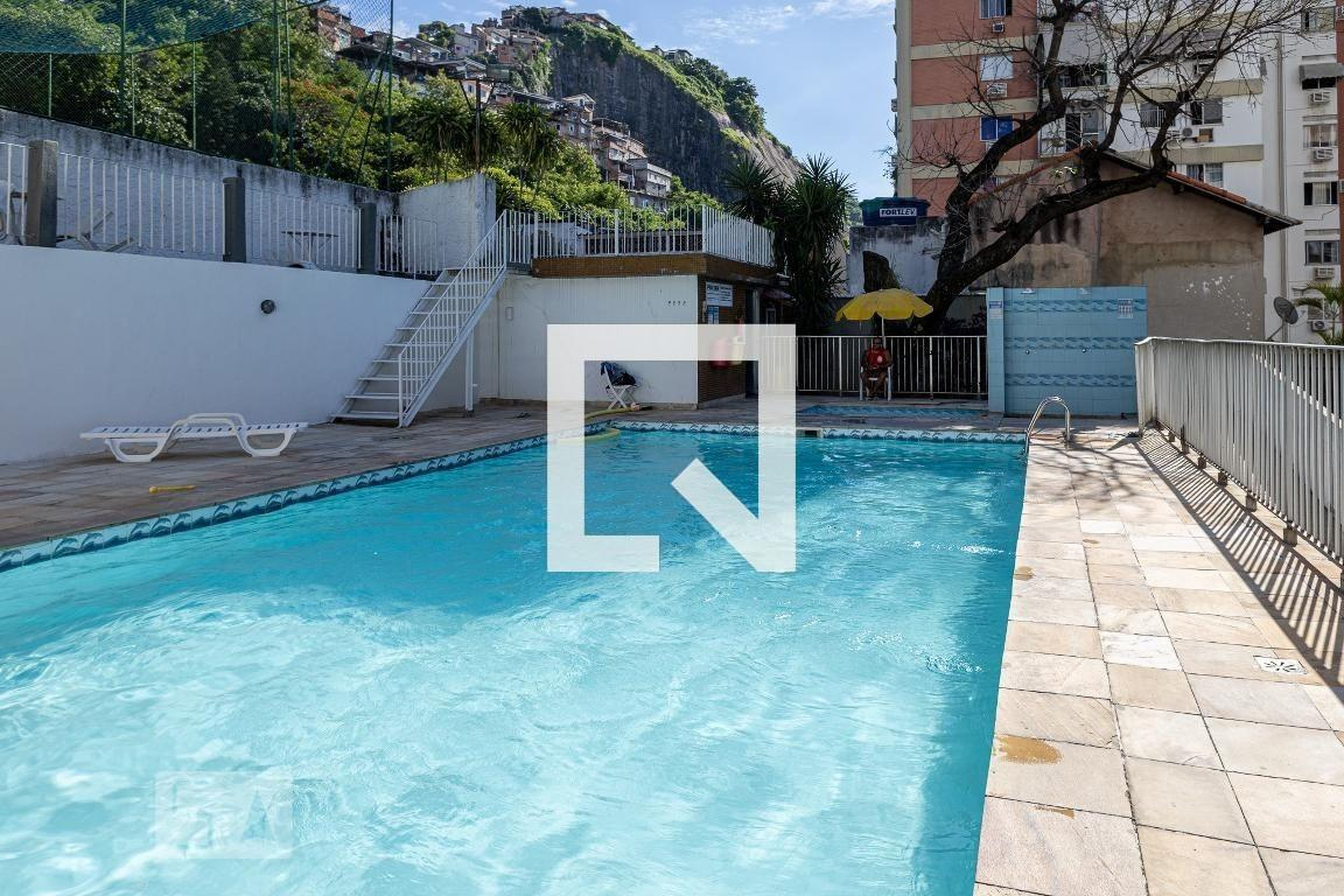 Piscina - Edifício Tour de Lemans