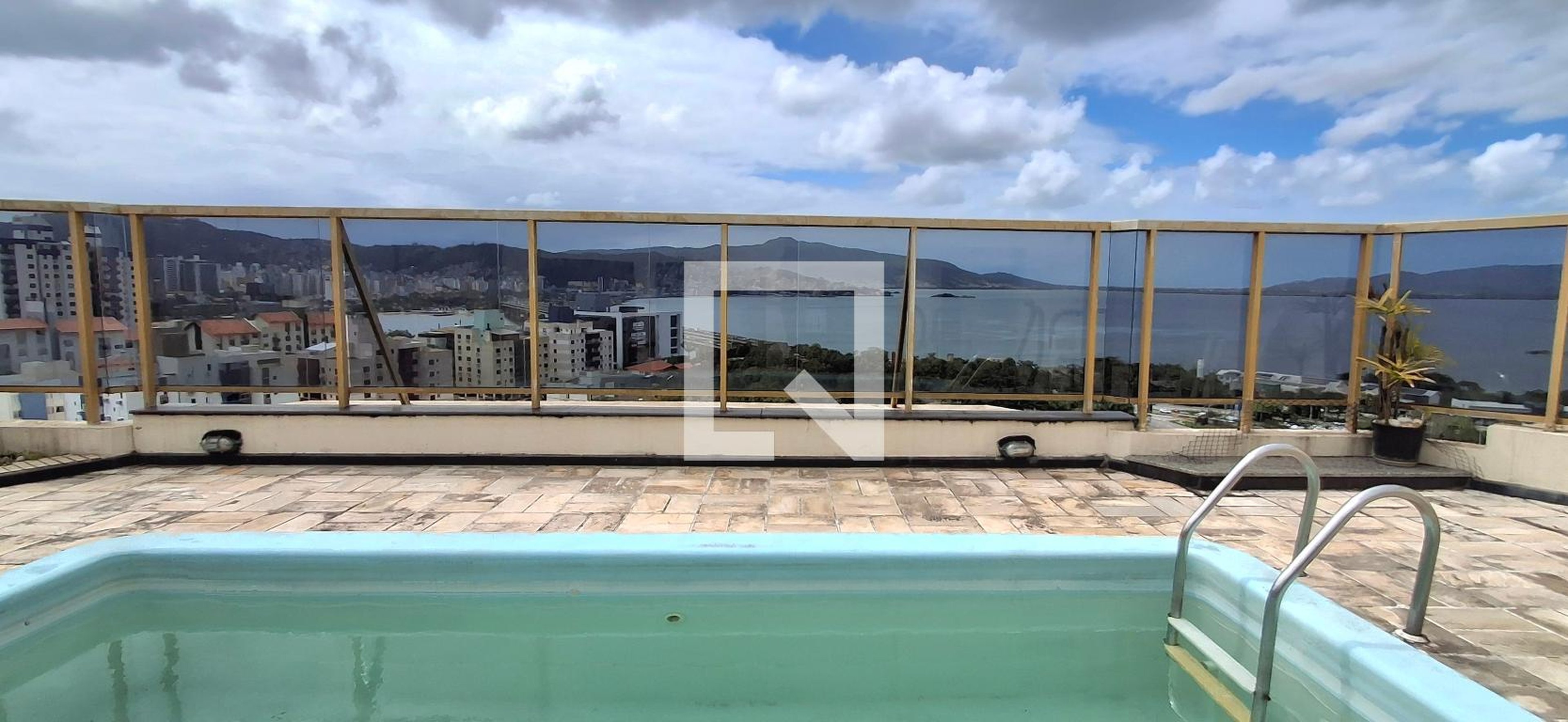 Piscina - Residencial Champagnat