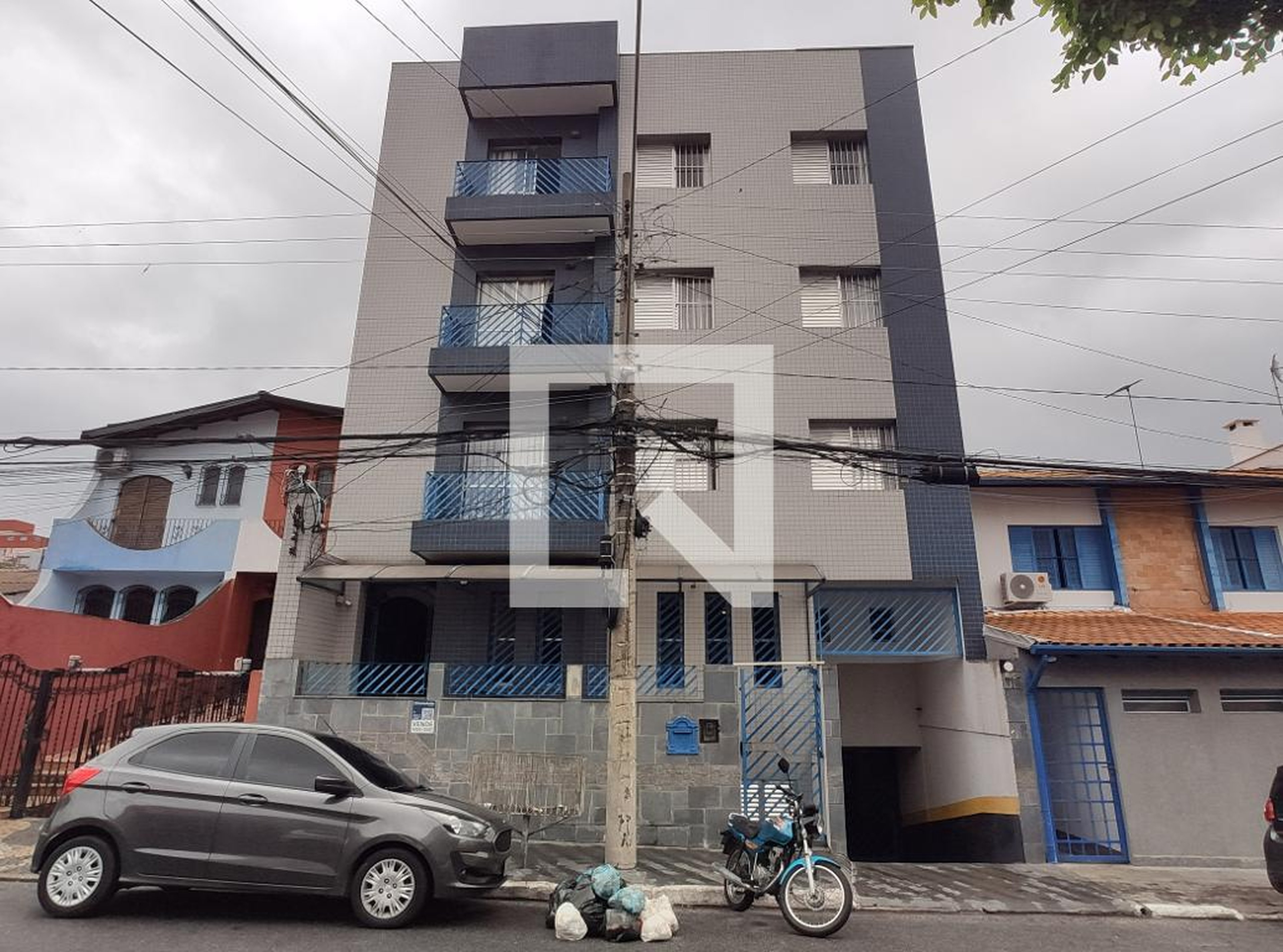 Fachada Condomínio em Rua Casemiro de Abreu, 340