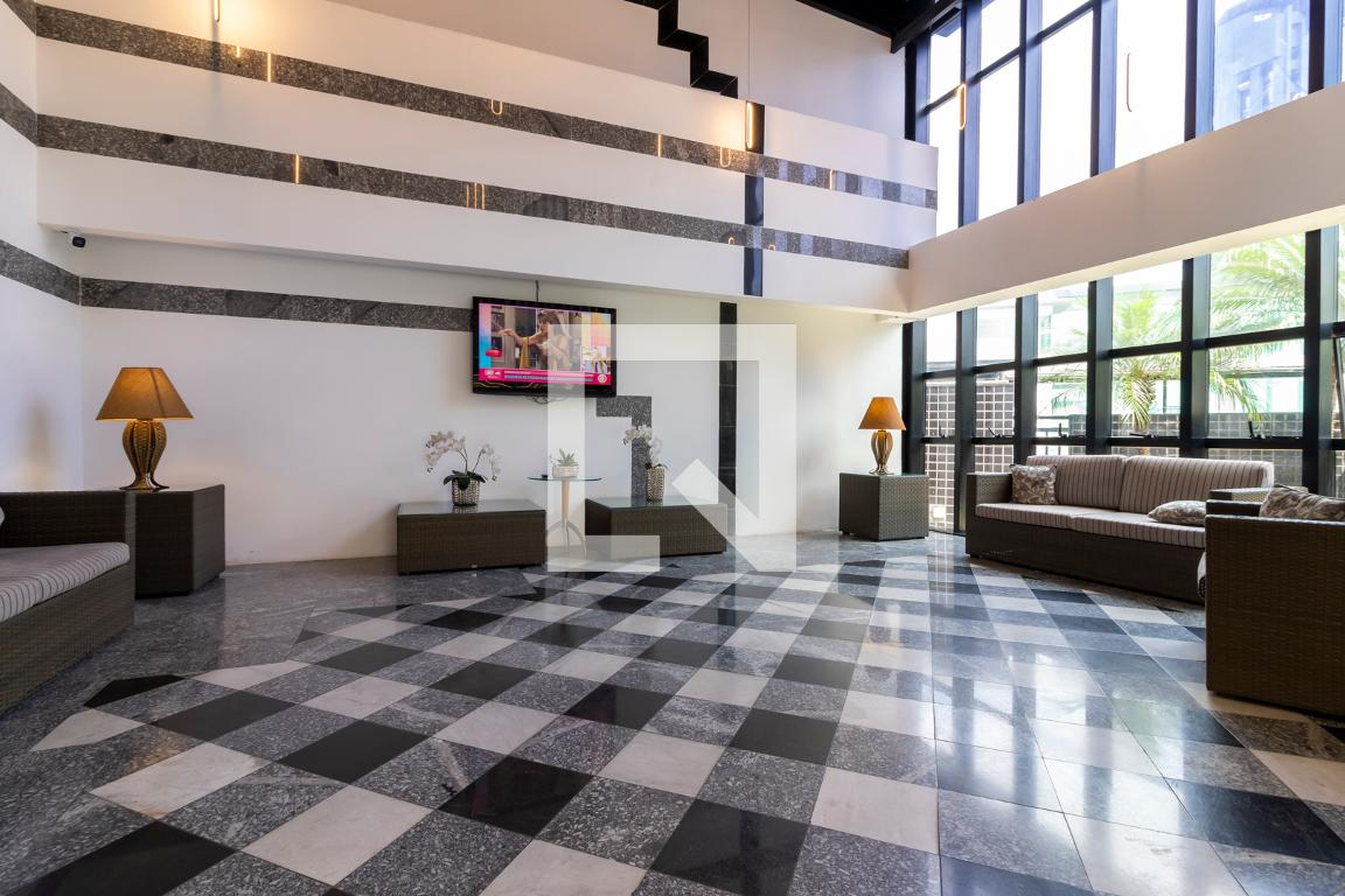 Hall Social - Plaza Inn Small Town