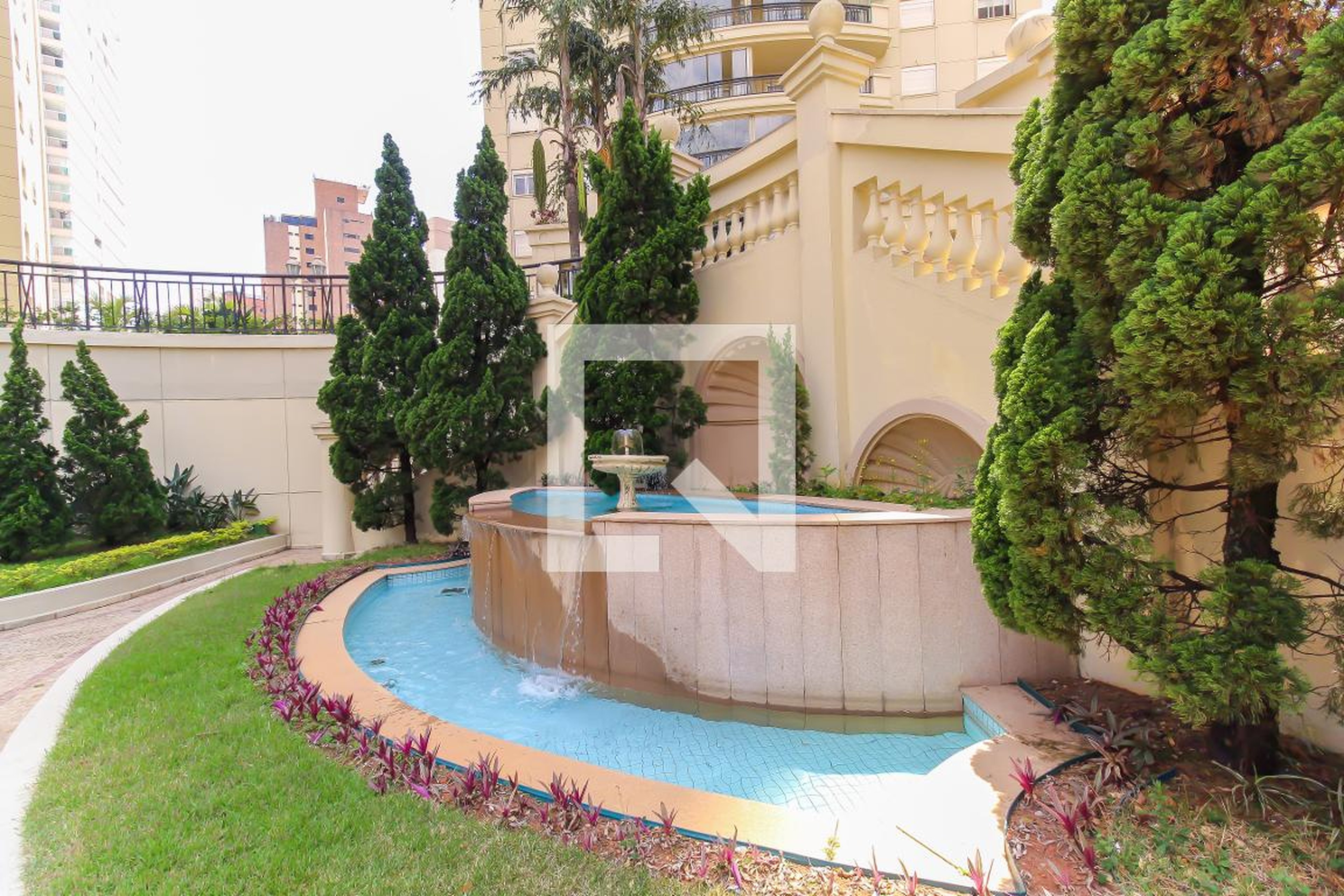 Área externa - Piazza Dello Sport