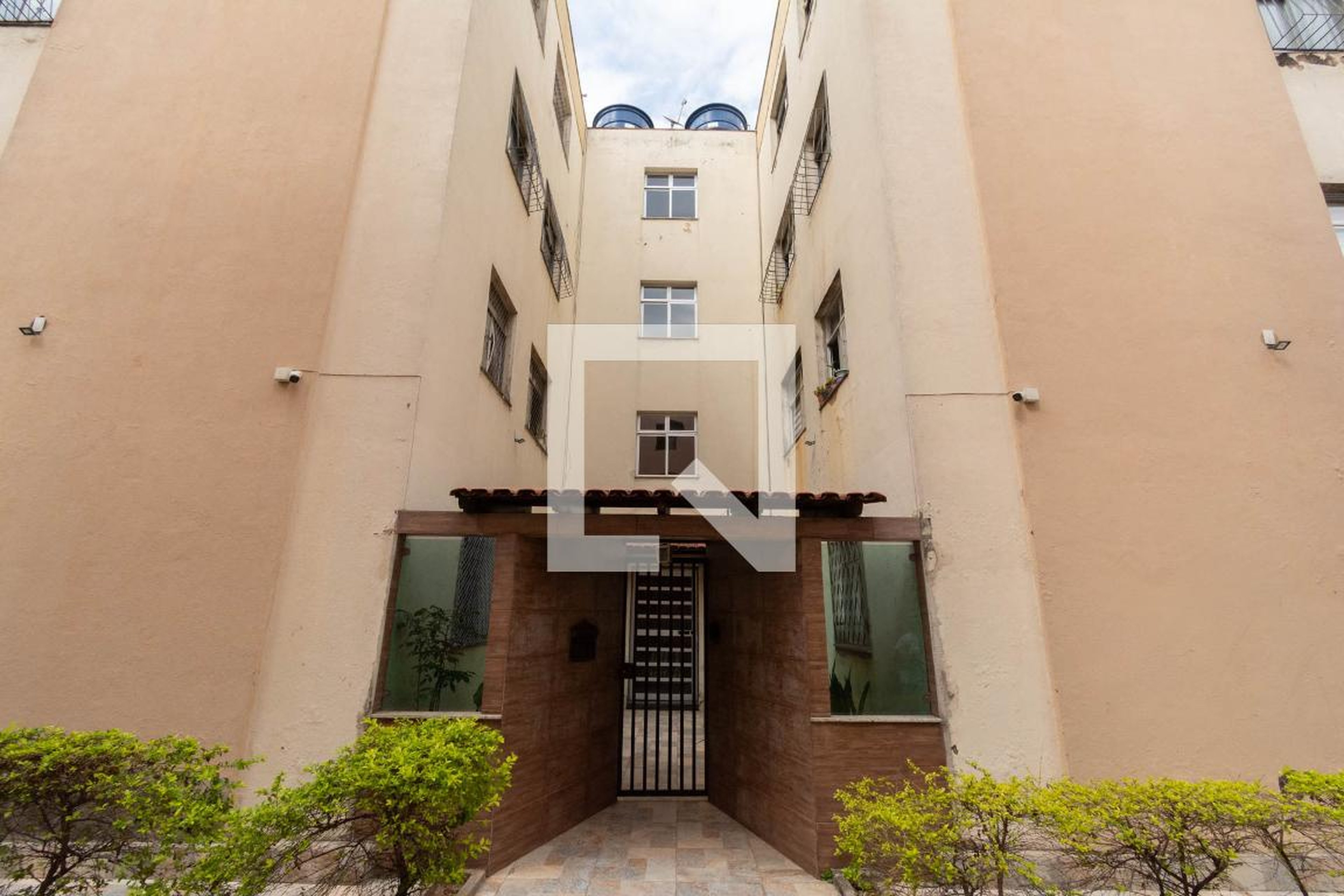 Fachada Condomínio em Rua Marte, 95