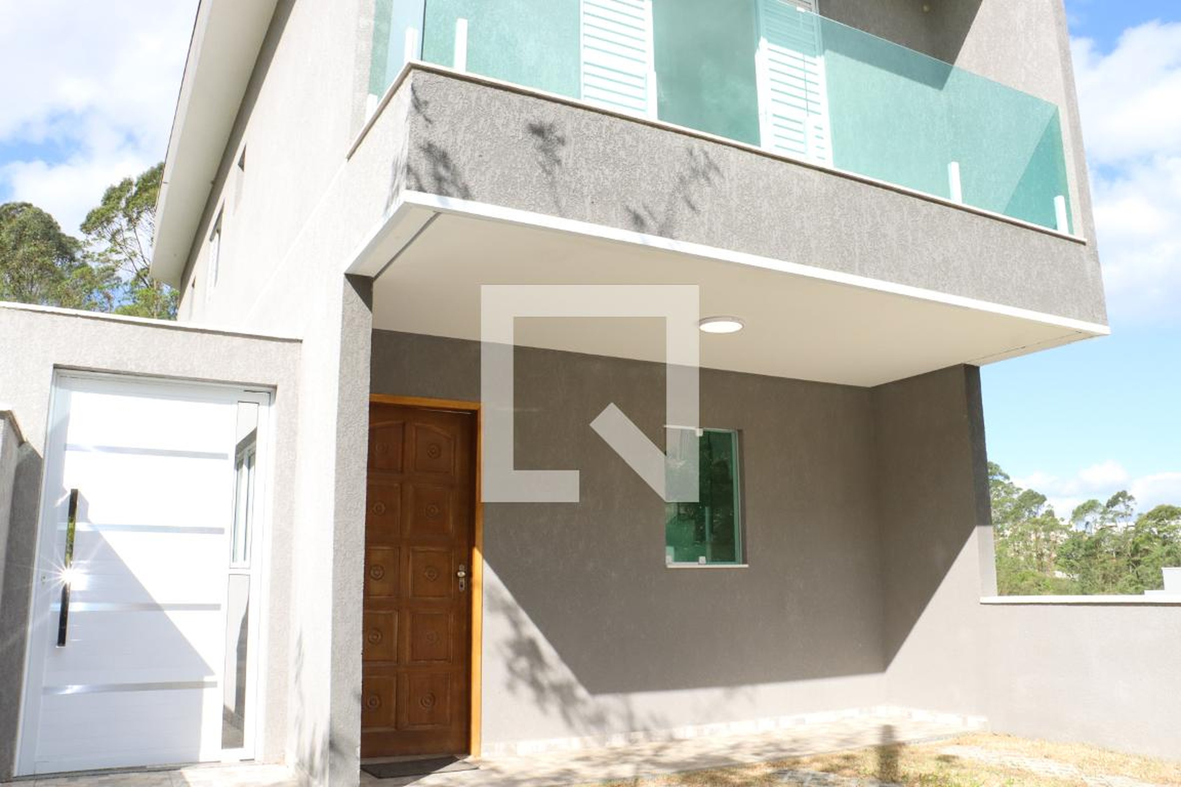 Fachada Condomínio em Rua Flor de Maio, 102