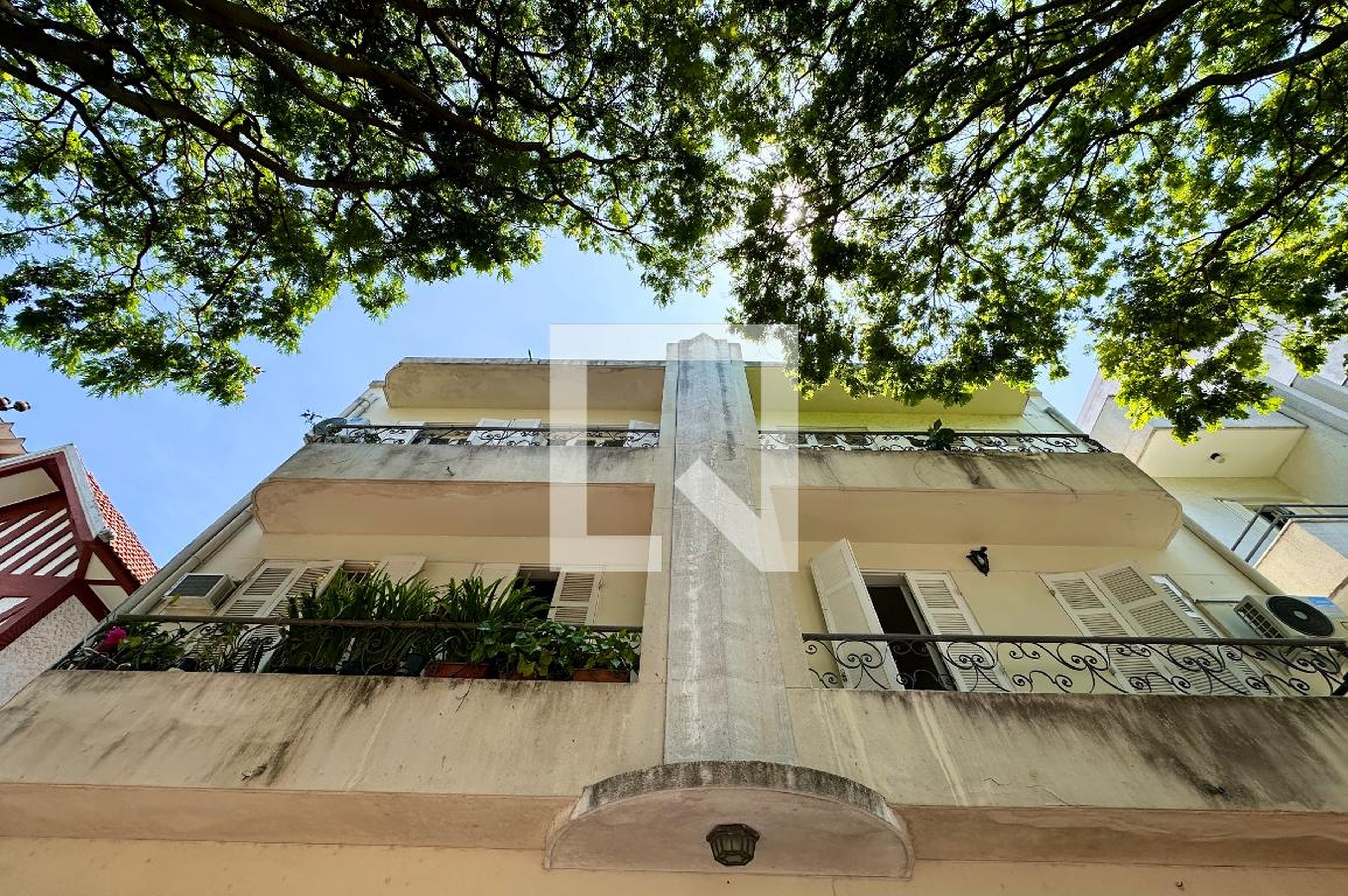 Fachada Condomínio em Rua Otávio Corrêa, 259