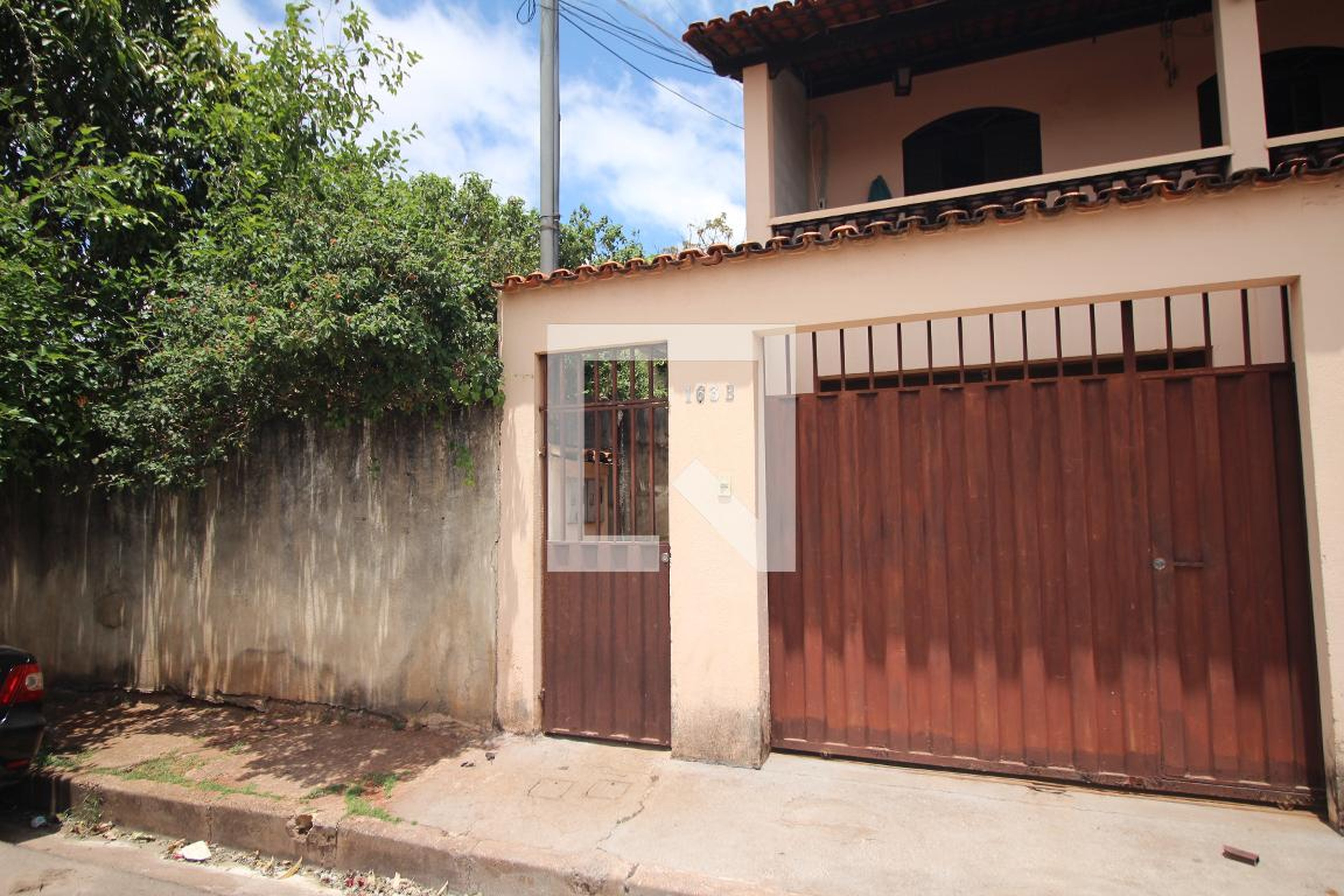 Fachada Condomínio em Rua Emanuel, 163