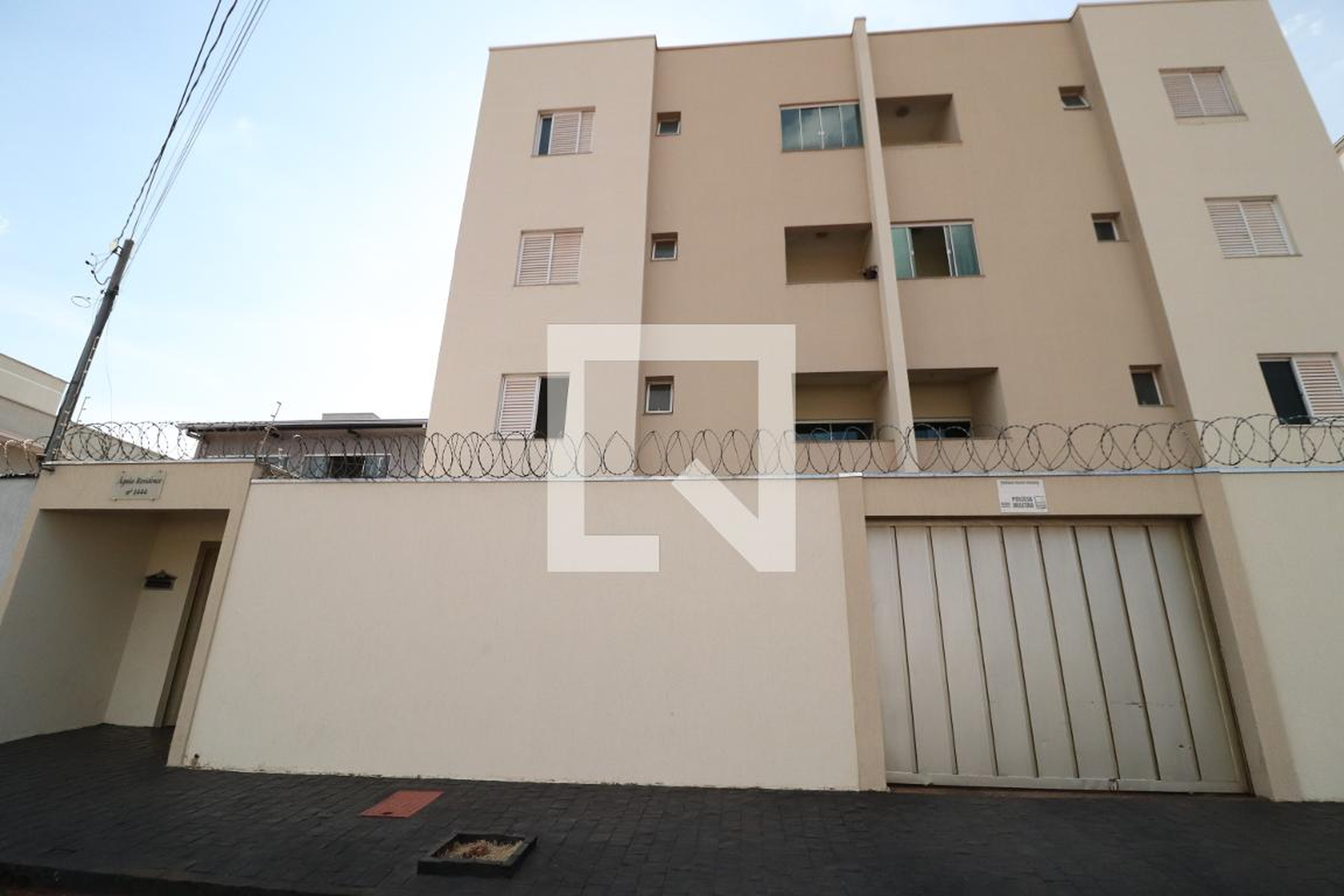 Fachada Condomínio Águia Residence