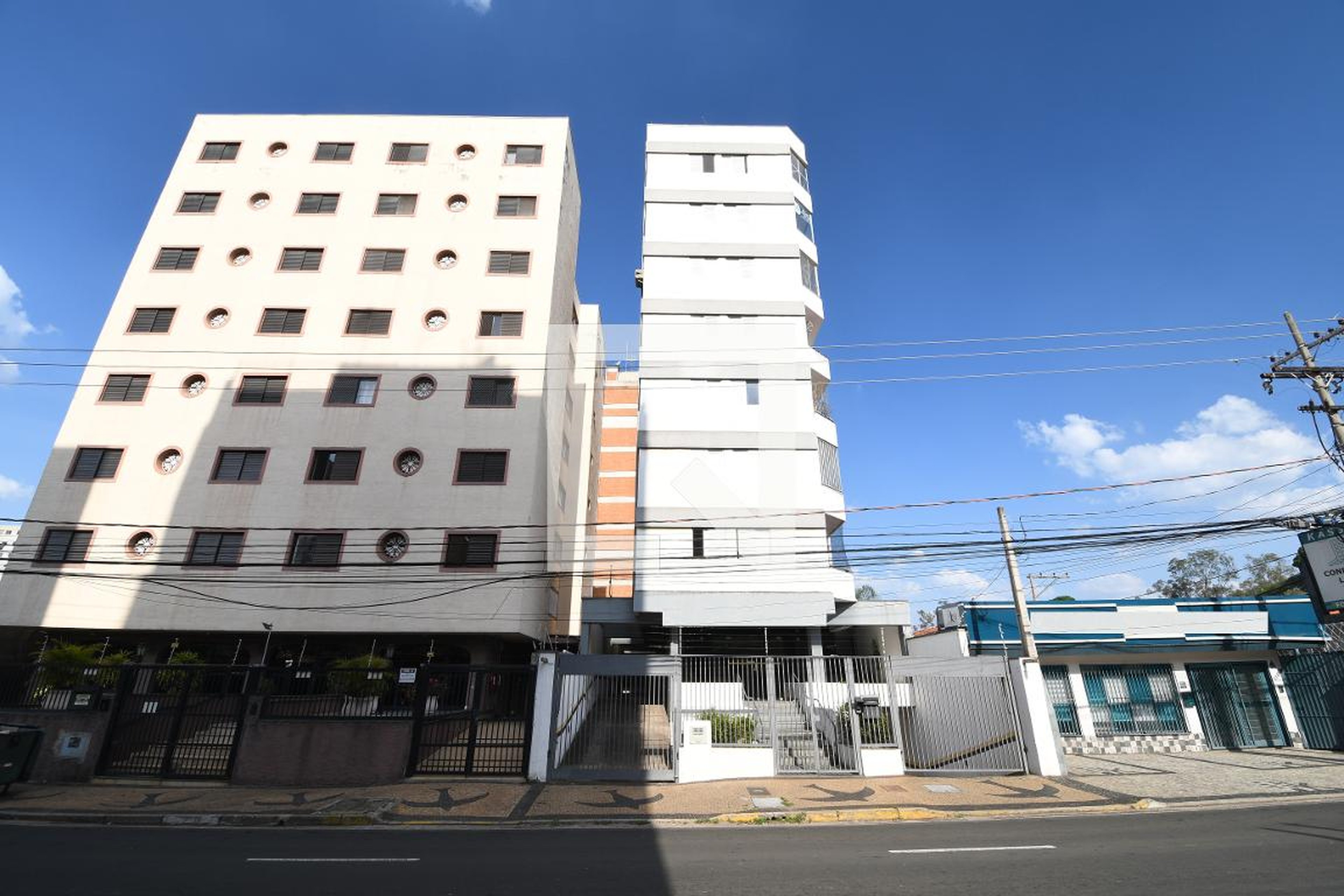 Fachada do Prédio Condomínio em Rua Coronel Quirino, 130