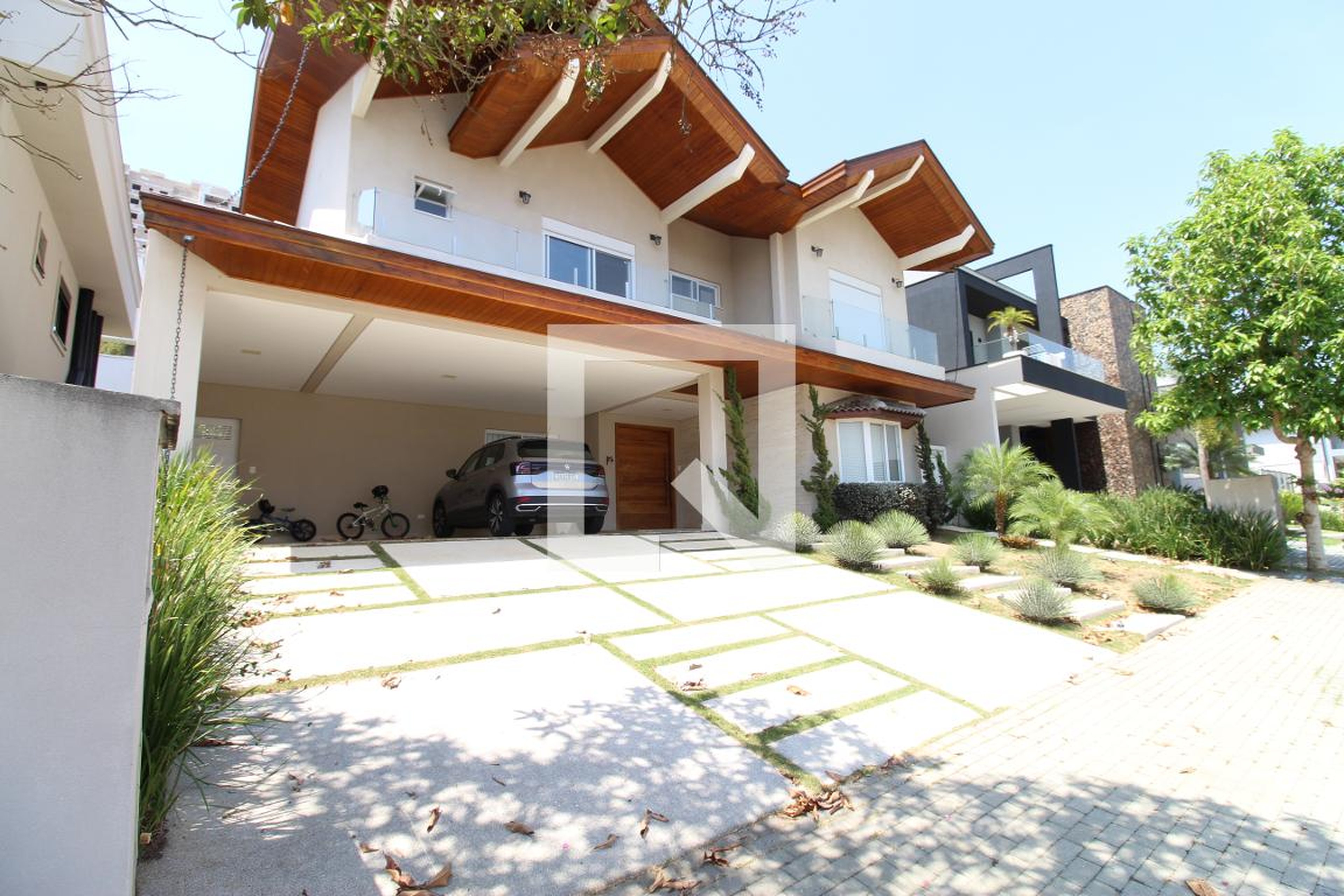 Fachada Condomínio em Avenida José Pinto Ferreira, 11