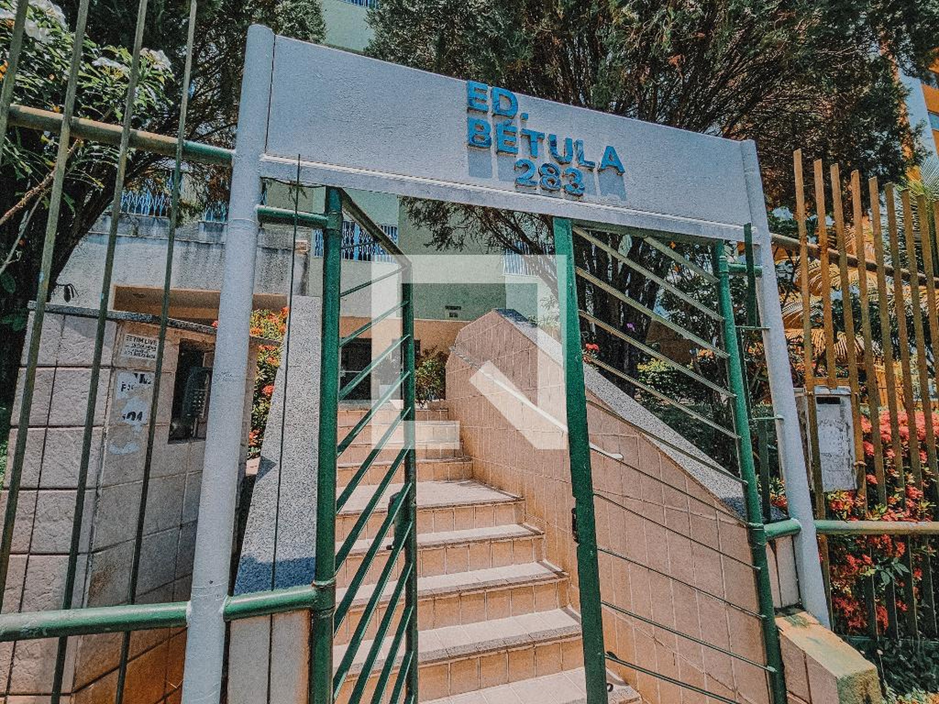 Fachada Condomínio em Rua Nilson Costa, 283