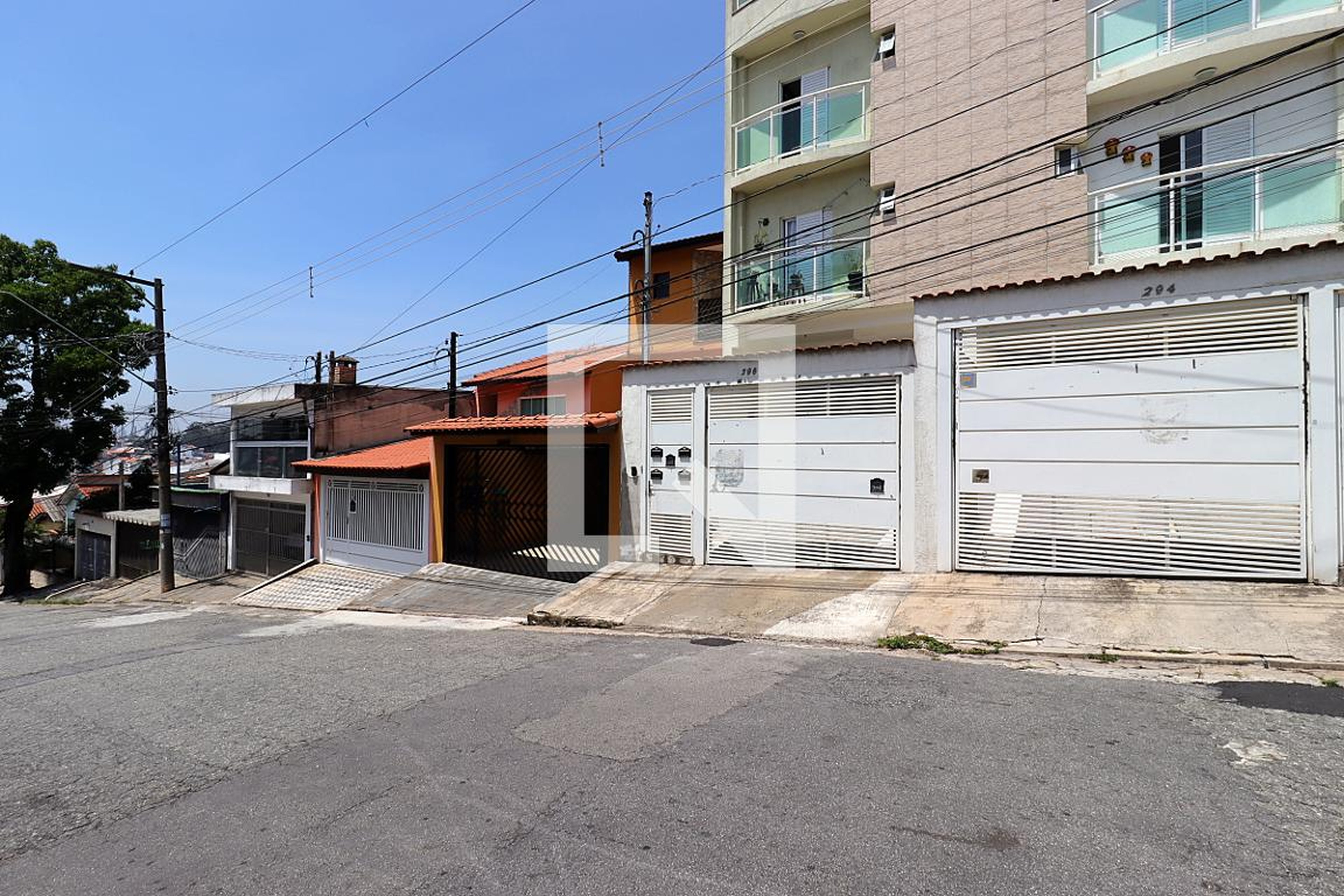 Fachada Condomínio em Rua Nigéria, 296