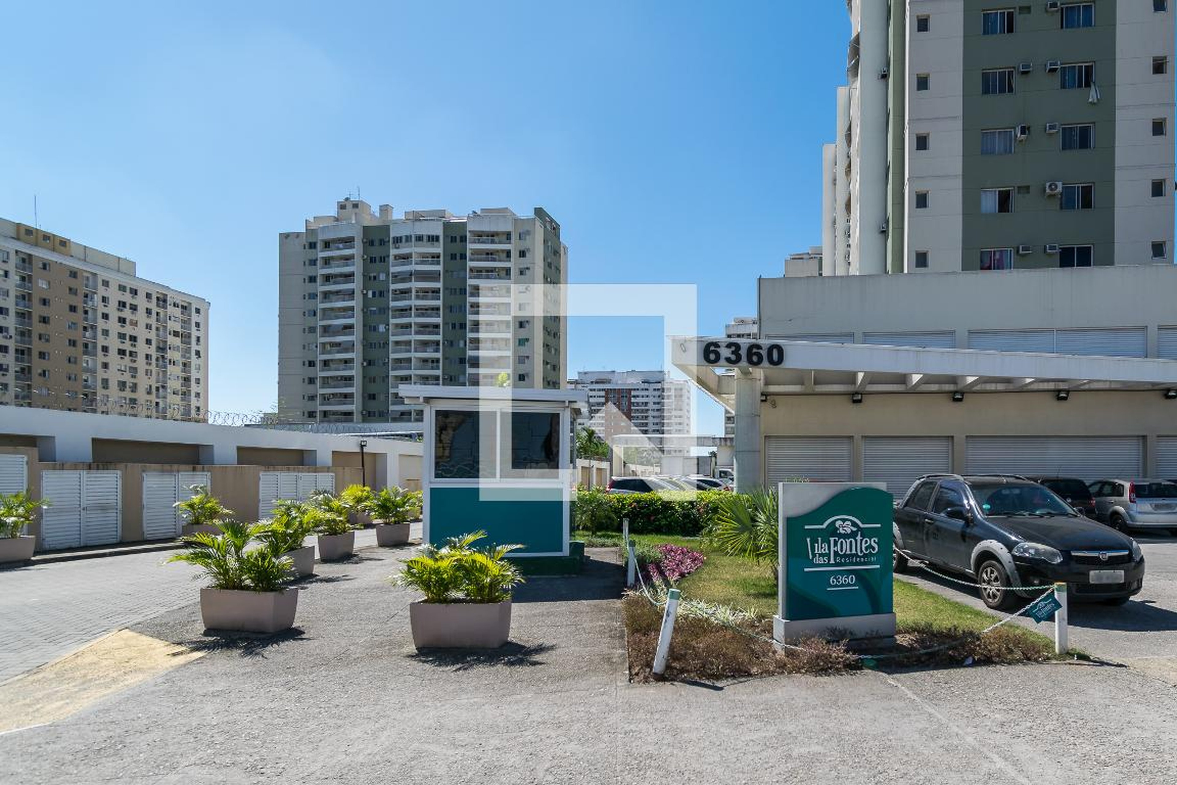 Fachada do Condomínio Condomínio o Vila das Fontes