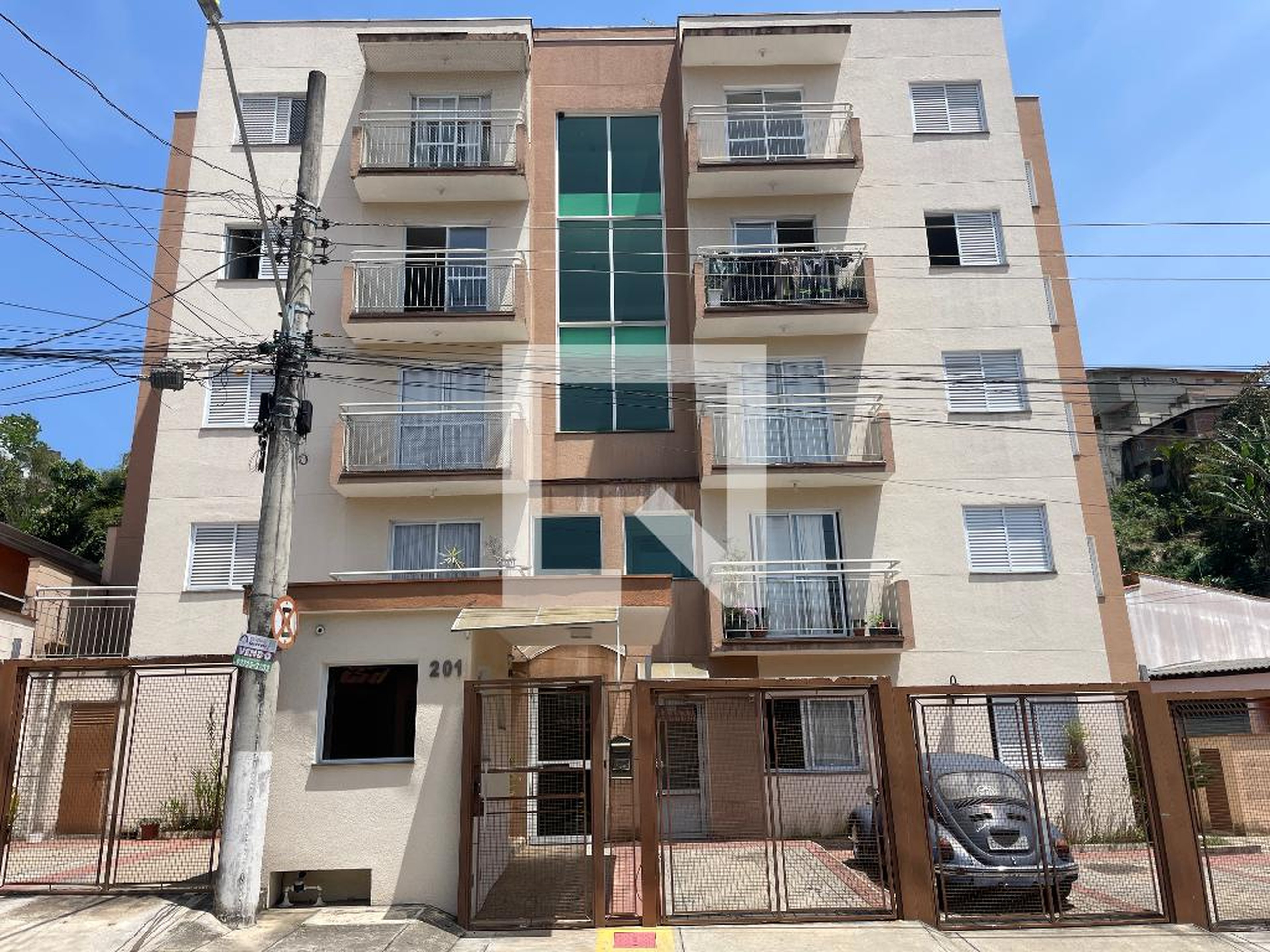 Fachada Condomínio em Rua Roque Savióli, 201