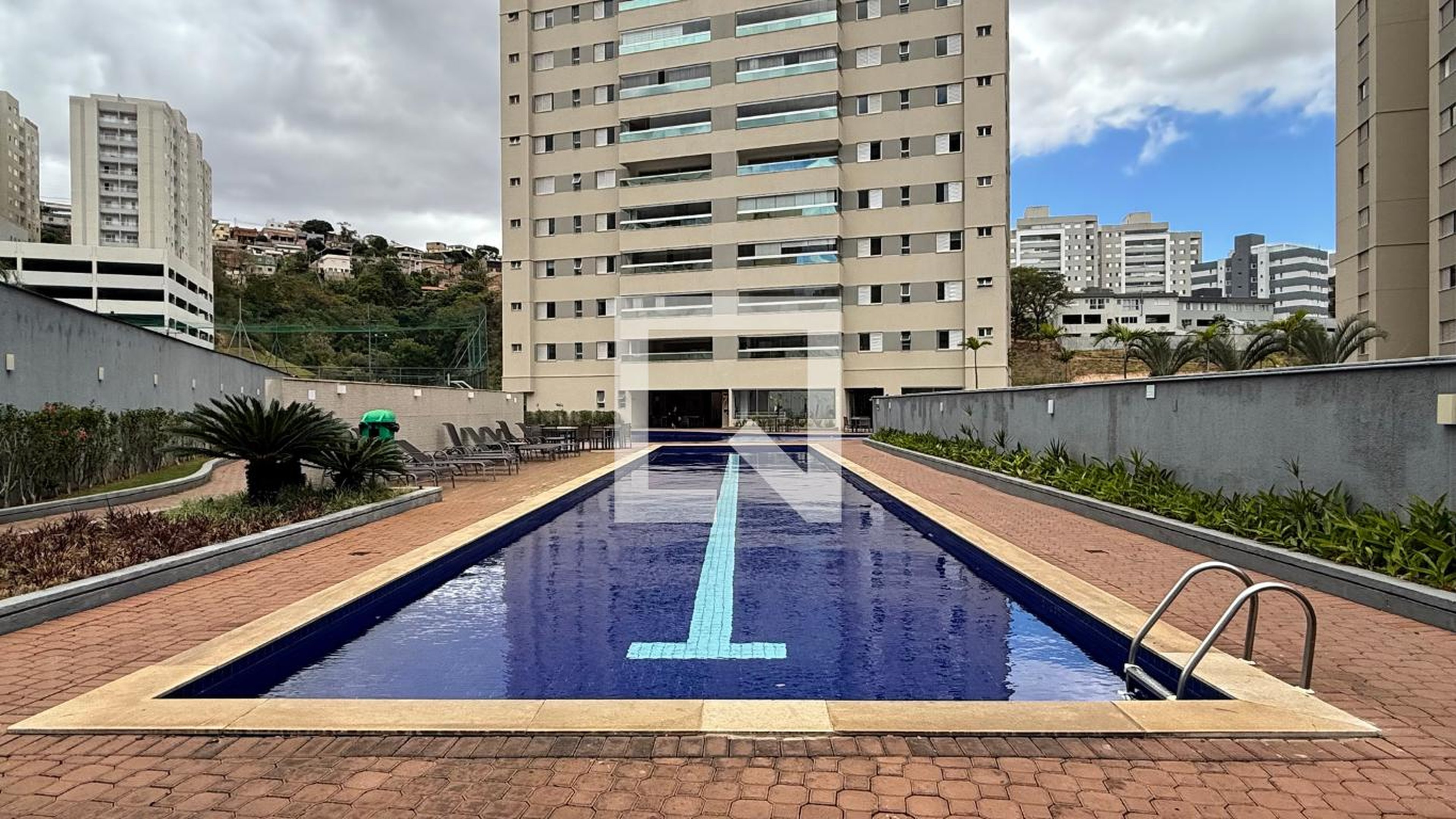 PISCINA - Park Residence